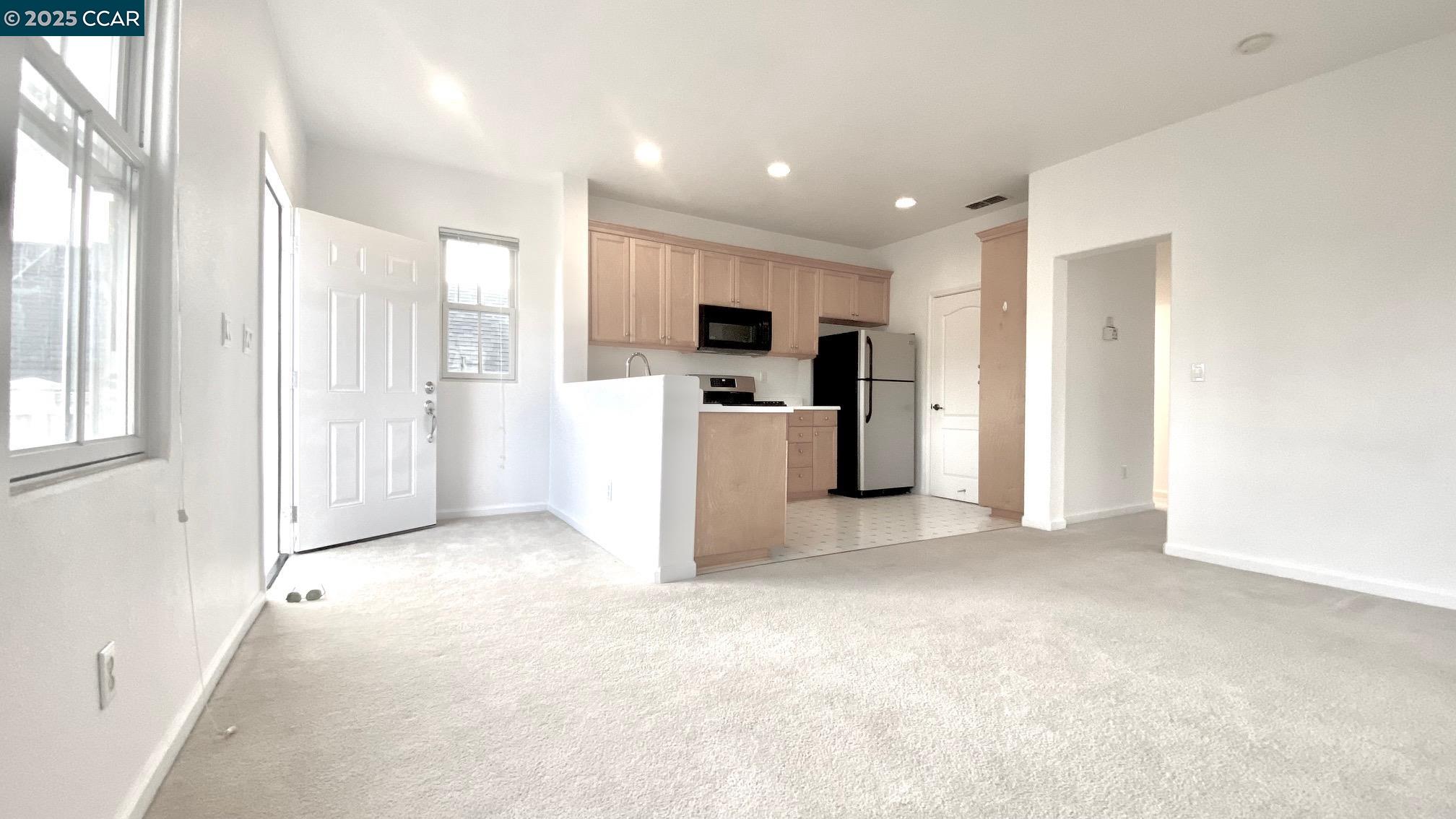1027 MAIN ST - UNIT B, Hercules, California 94547, 1 Bedroom Bedrooms, 2 Rooms Rooms,1 BathroomBathrooms,Residential Lease,For Rent,1027 MAIN ST - UNIT B,41096097