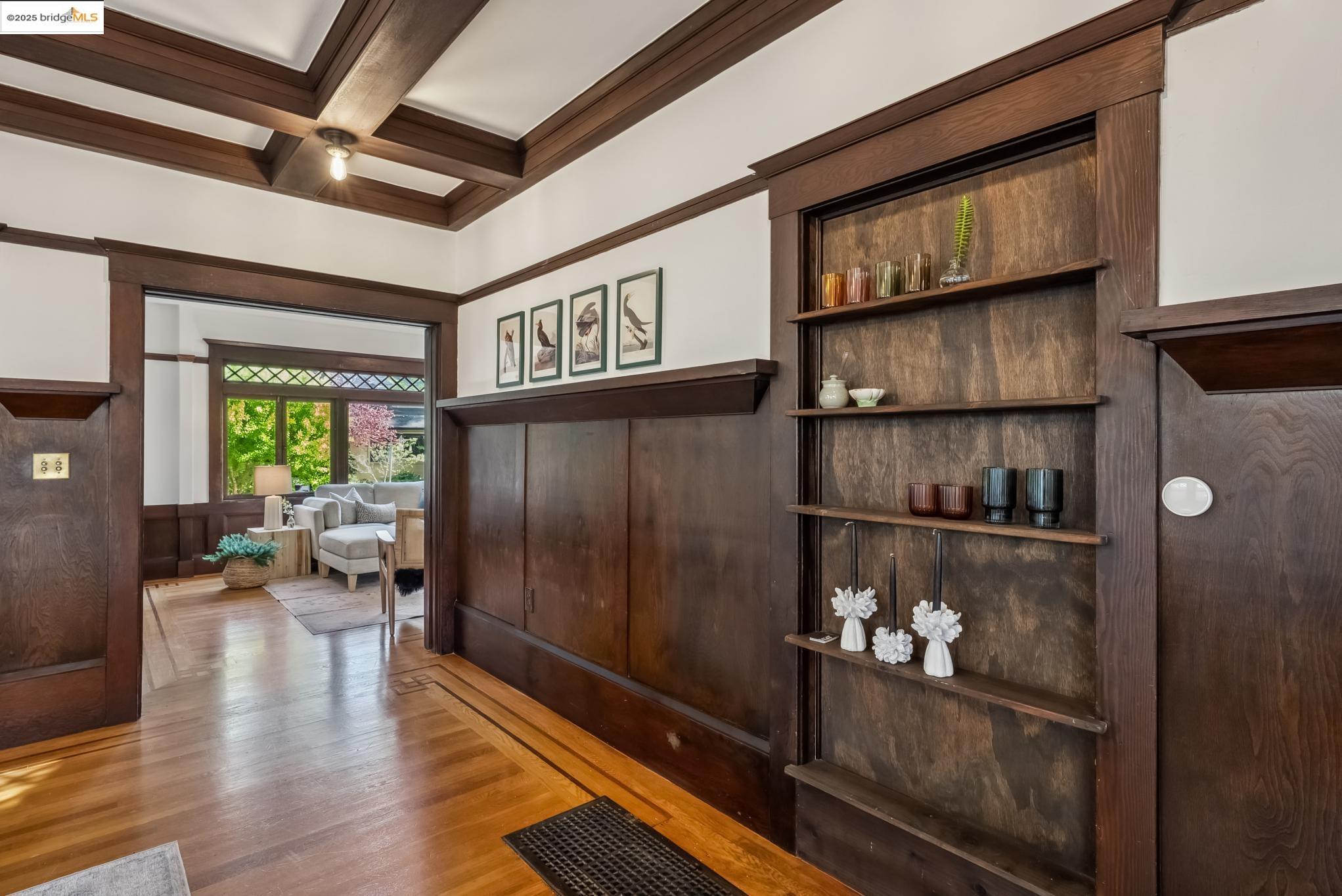 Detail Gallery Image 20 of 60 For 438 66th St, Oakland,  CA 94609 - 6 Beds | 3 Baths