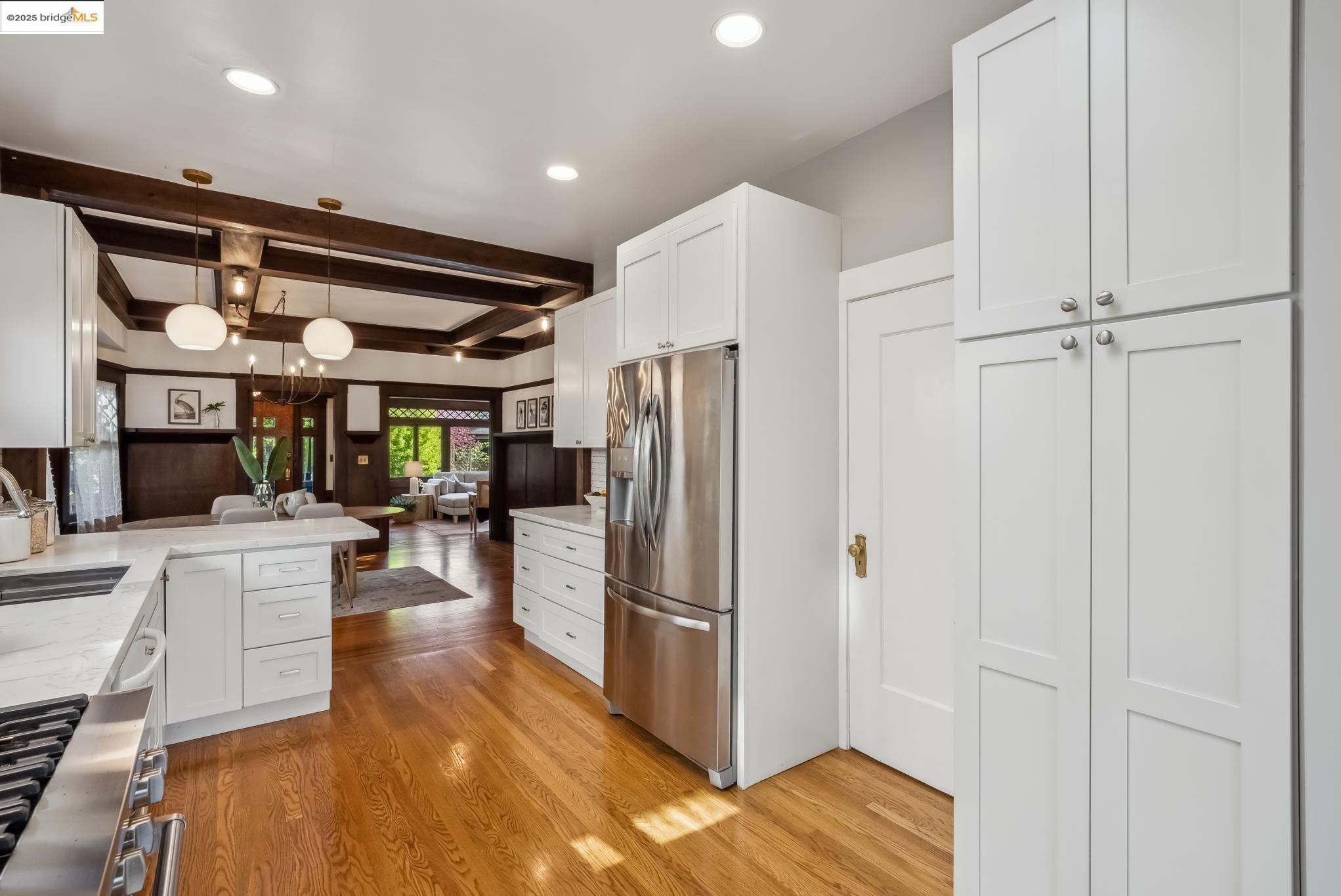 Detail Gallery Image 22 of 60 For 438 66th St, Oakland,  CA 94609 - 6 Beds | 3 Baths