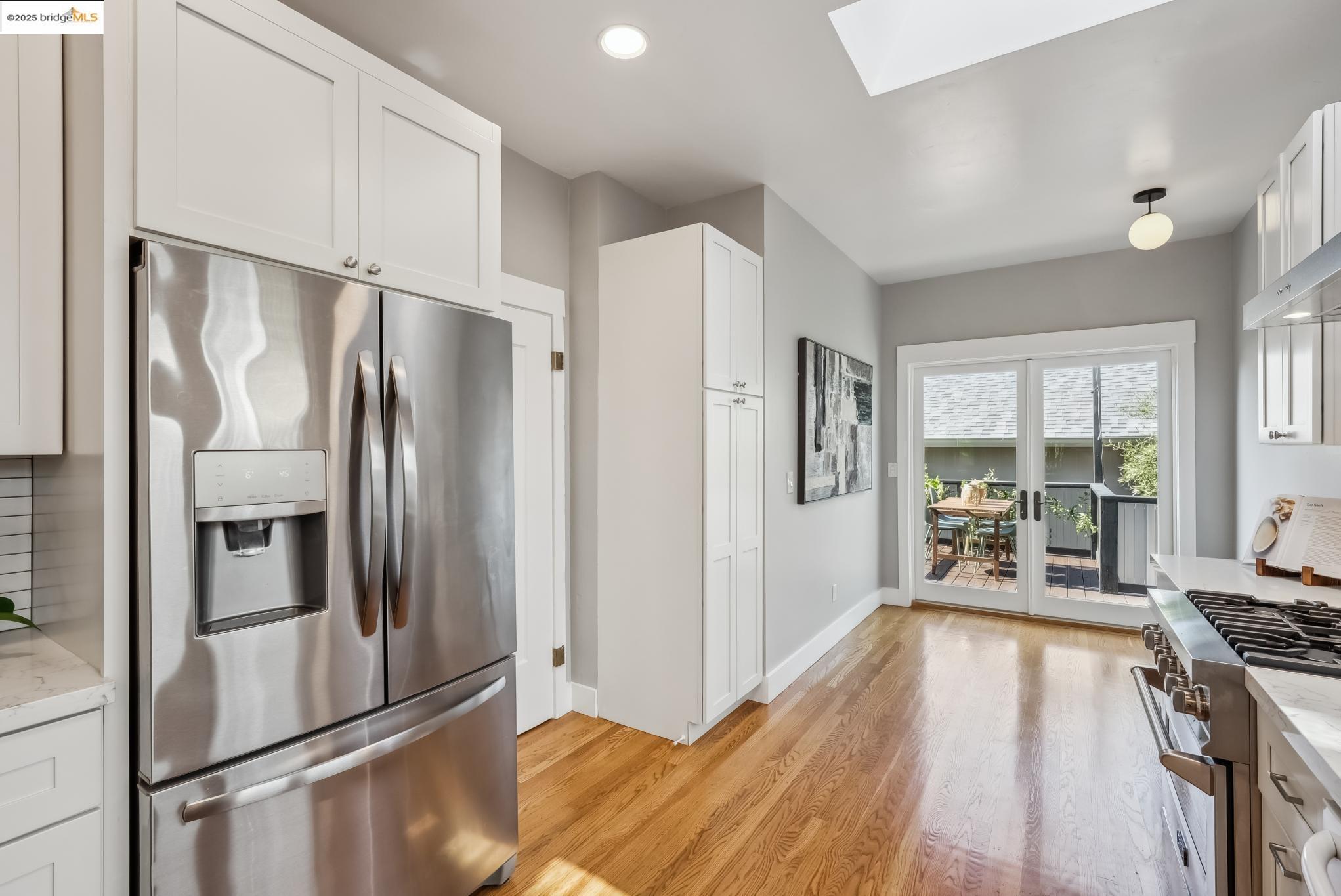 Detail Gallery Image 24 of 60 For 438 66th St, Oakland,  CA 94609 - 6 Beds | 3 Baths