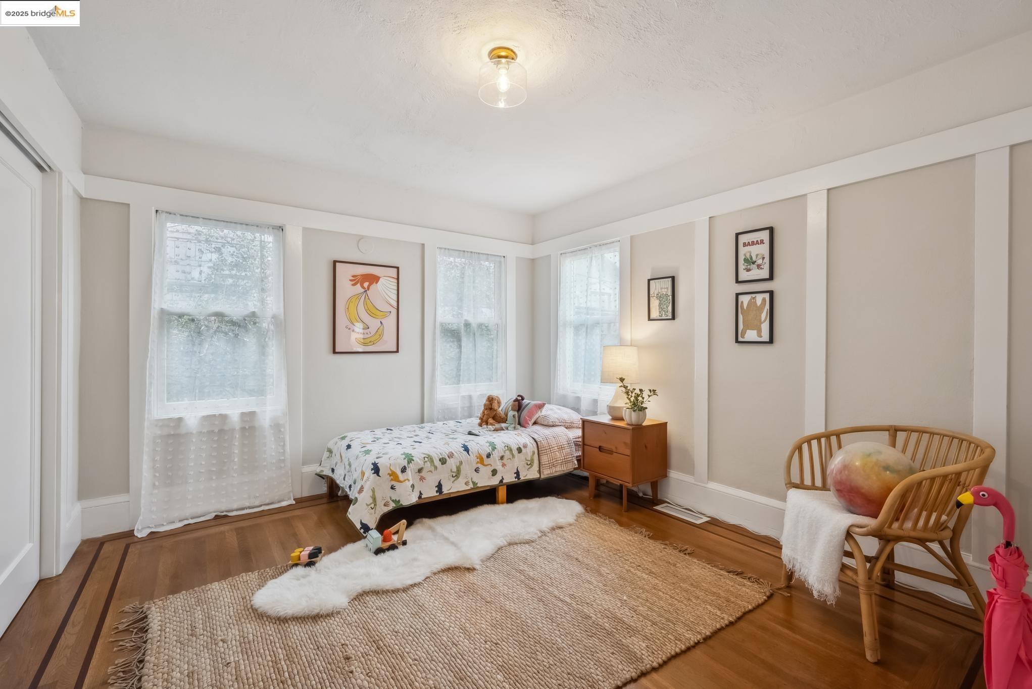 Detail Gallery Image 37 of 60 For 438 66th St, Oakland,  CA 94609 - 6 Beds | 3 Baths