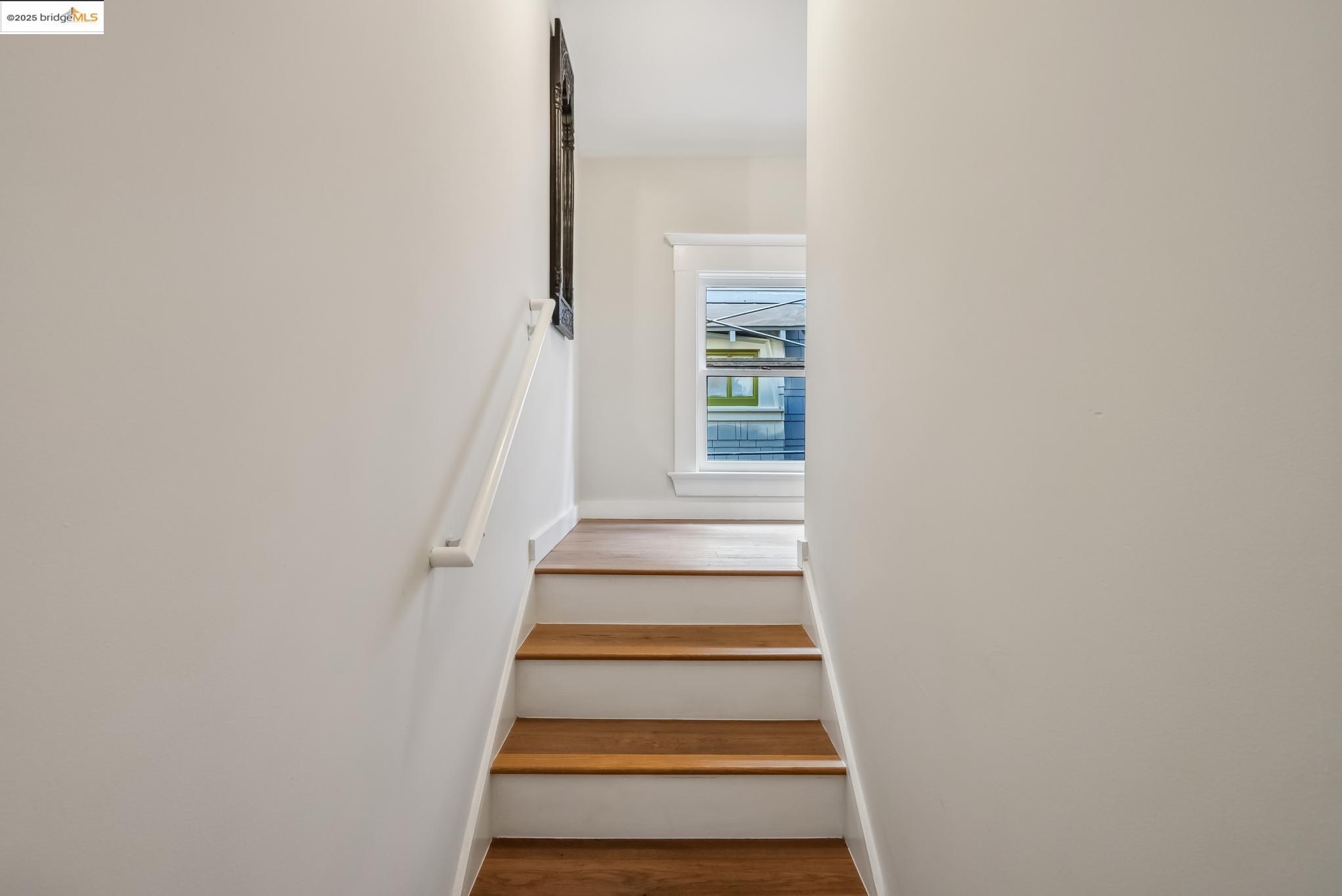 Detail Gallery Image 39 of 60 For 438 66th St, Oakland,  CA 94609 - 6 Beds | 3 Baths
