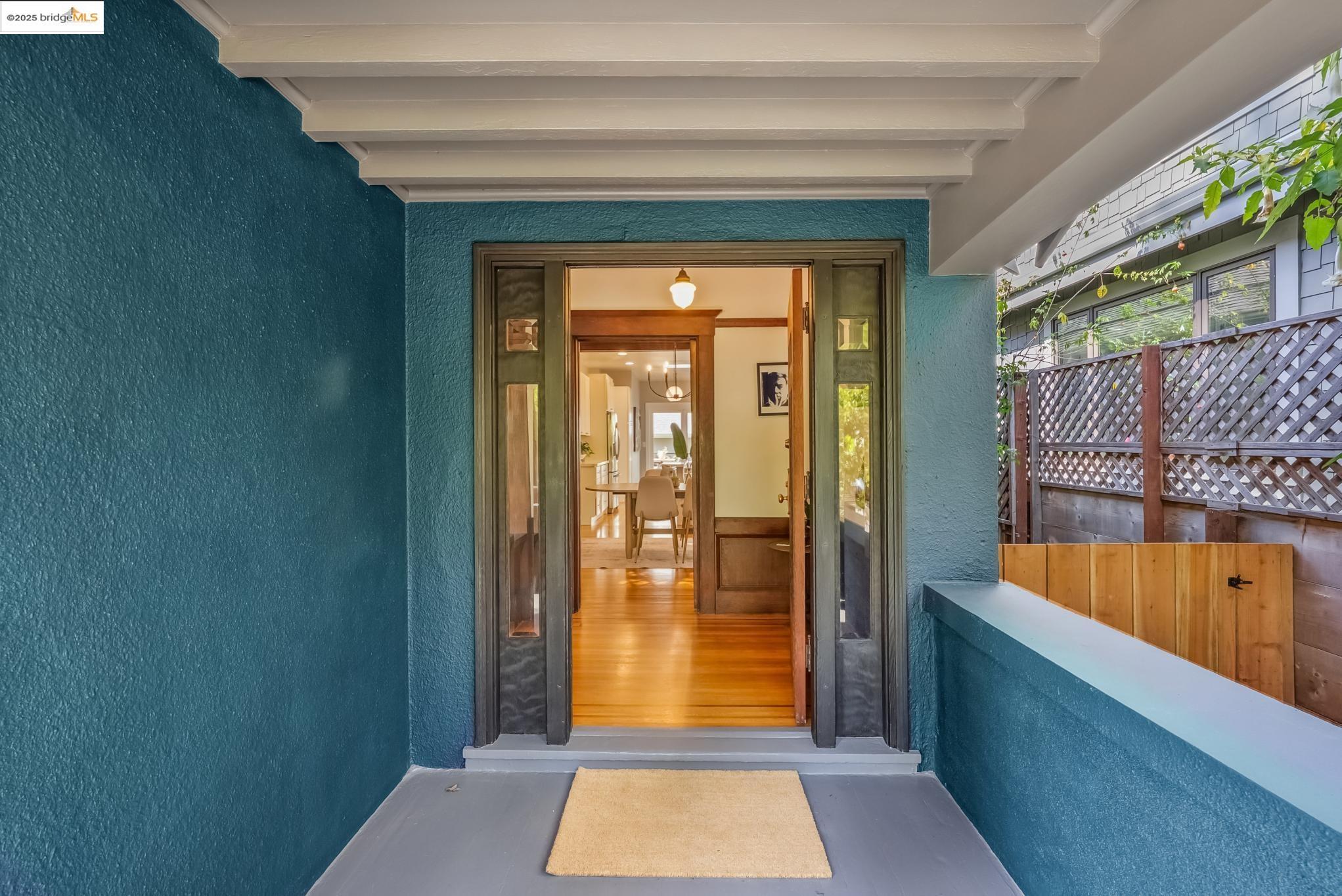 Detail Gallery Image 6 of 60 For 438 66th St, Oakland,  CA 94609 - 6 Beds | 3 Baths
