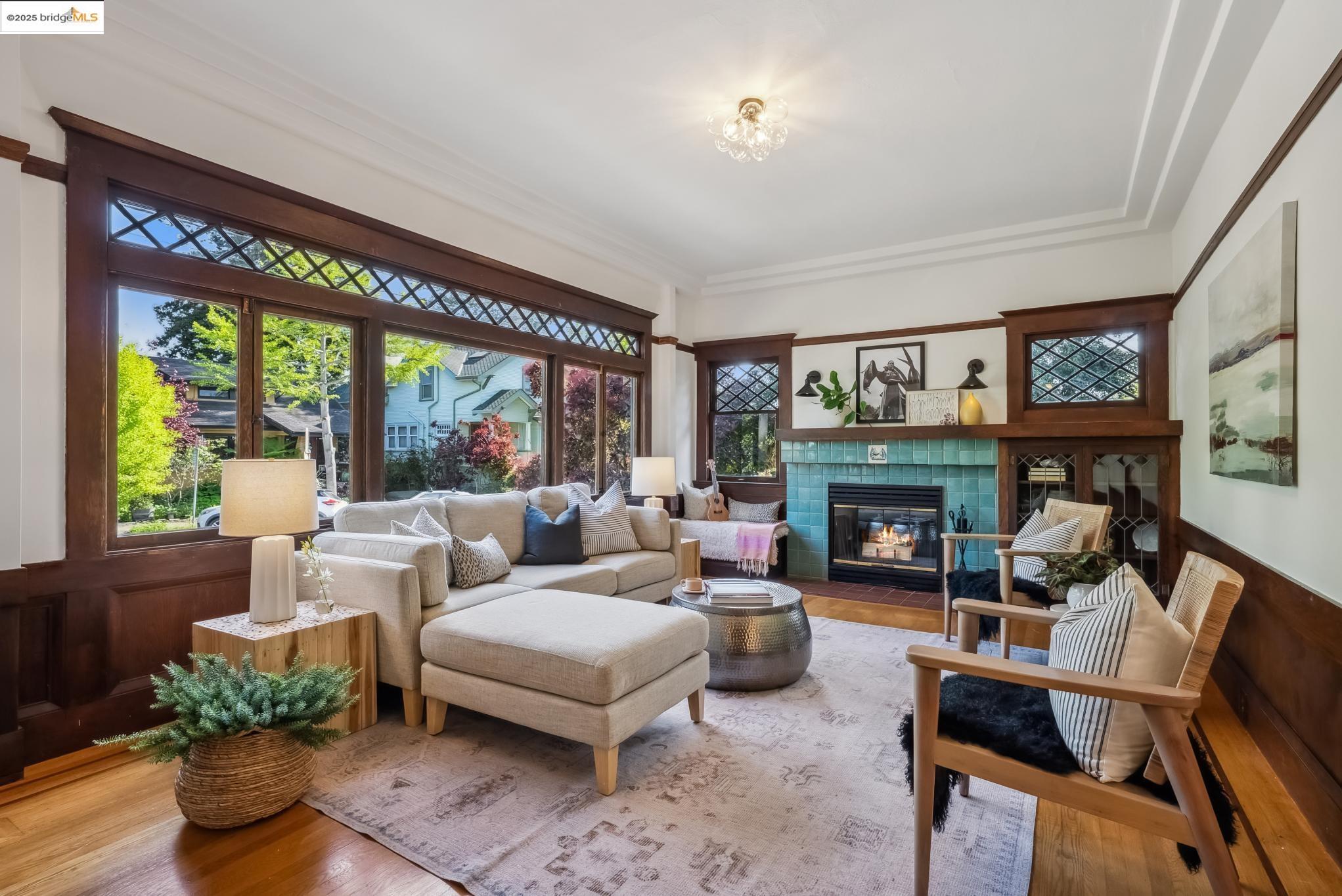 Detail Gallery Image 9 of 60 For 438 66th St, Oakland,  CA 94609 - 6 Beds | 3 Baths