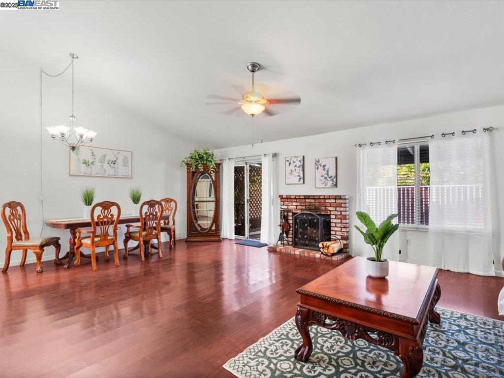 Detail Gallery Image 7 of 22 For 415 Amber Court, Tracy,  CA 95376 - 3 Beds | 2 Baths