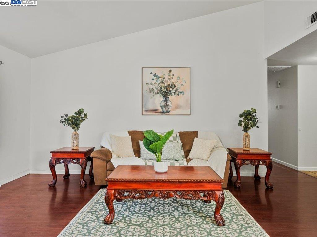 Detail Gallery Image 9 of 22 For 415 Amber Court, Tracy,  CA 95376 - 3 Beds | 2 Baths