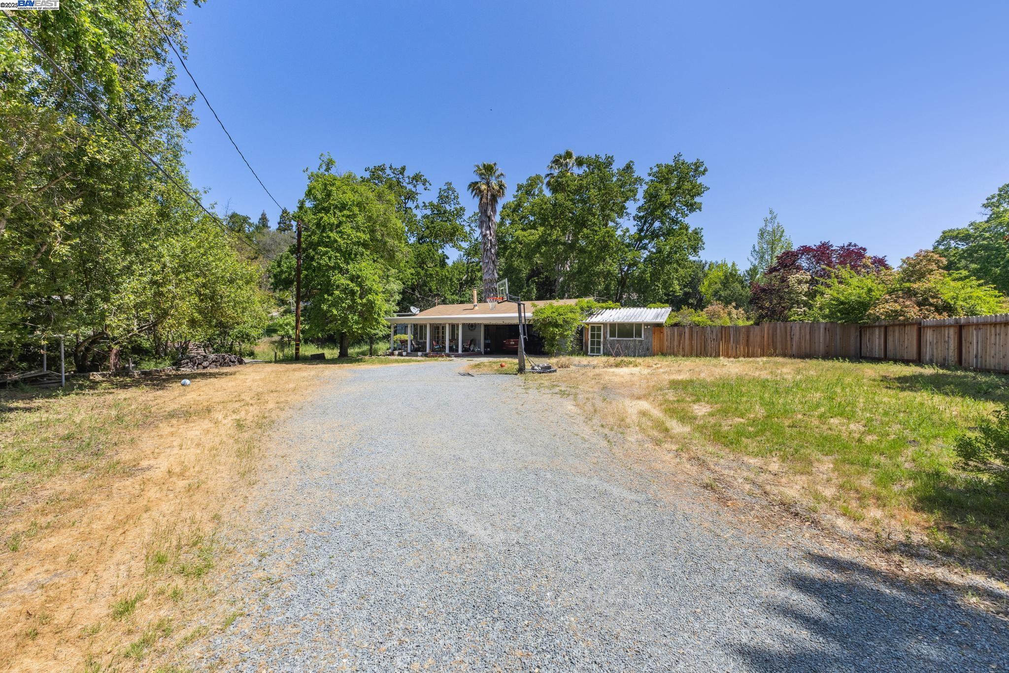 Detail Gallery Image 4 of 5 For 420 Livorna Rd, Alamo,  CA 94507 - – Beds | – Baths