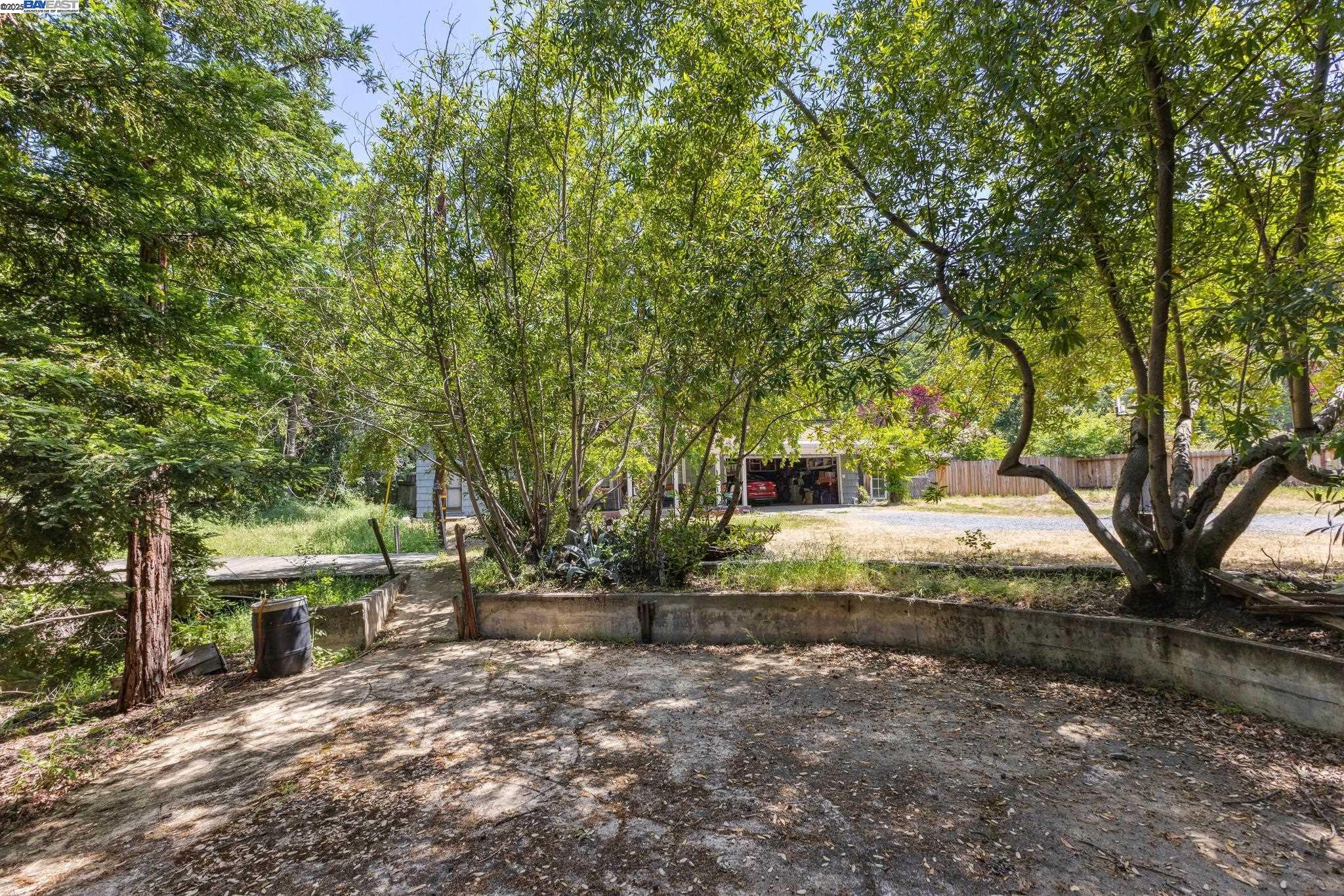 Detail Gallery Image 5 of 5 For 420 Livorna Rd, Alamo,  CA 94507 - – Beds | – Baths