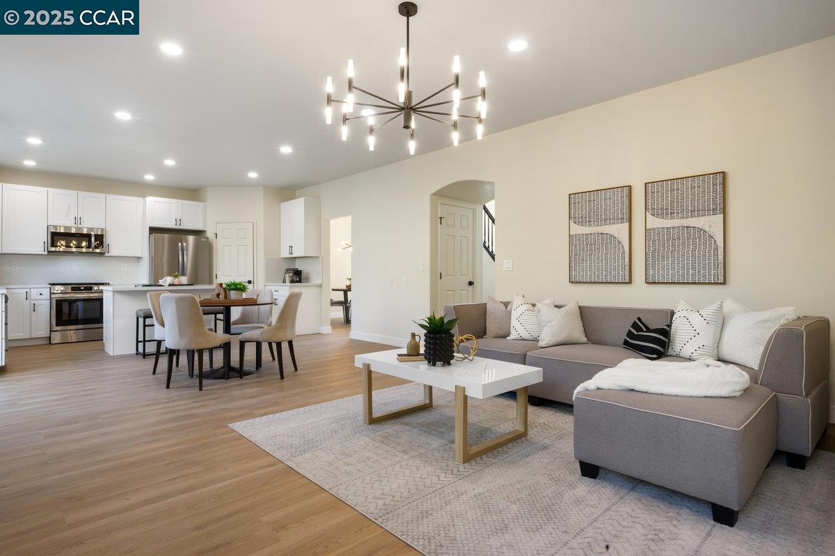 Detail Gallery Image 11 of 46 For 4107 Wheat Ct, Tracy,  CA 95377 - 5 Beds | 3 Baths