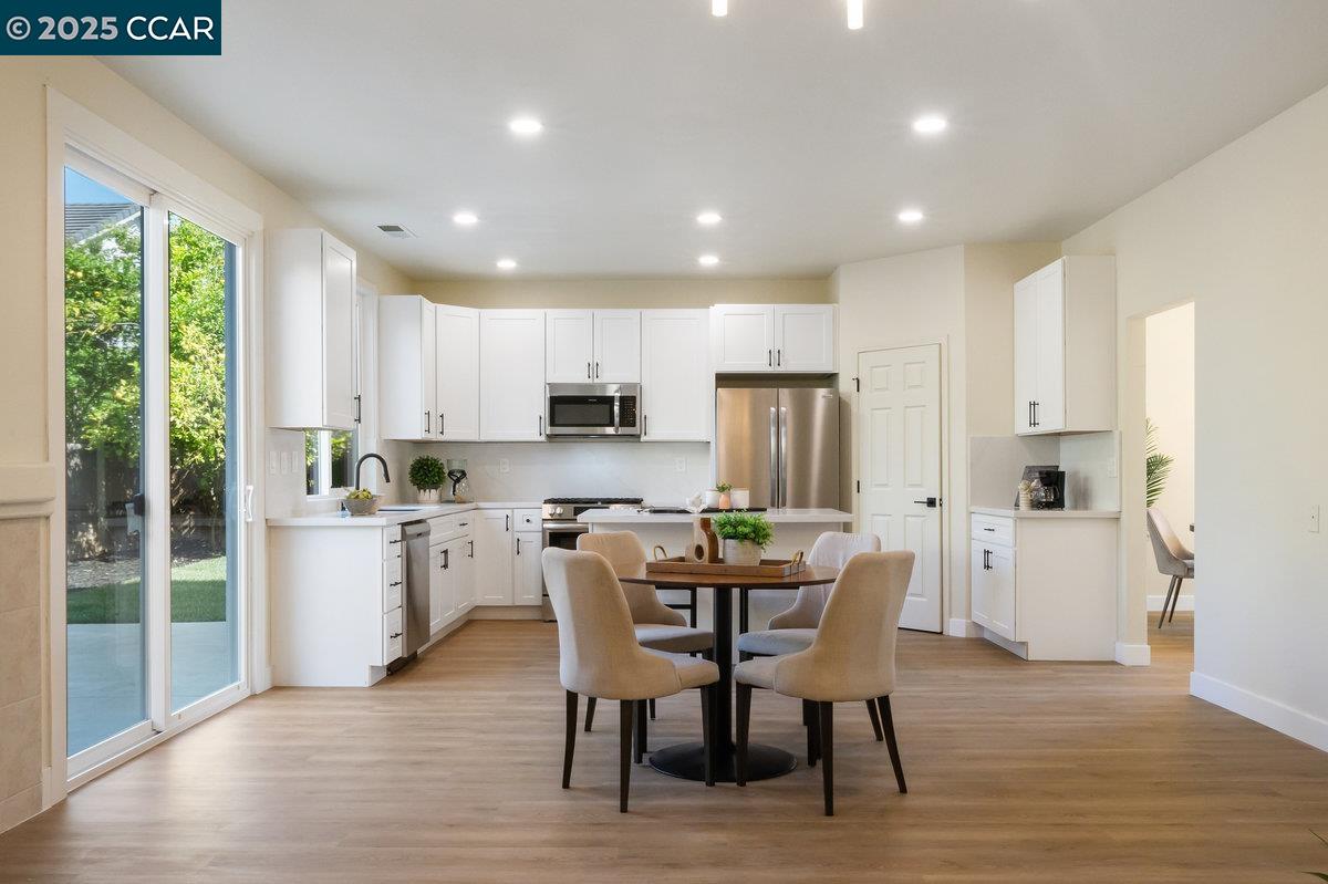 Detail Gallery Image 14 of 46 For 4107 Wheat Ct, Tracy,  CA 95377 - 5 Beds | 3 Baths