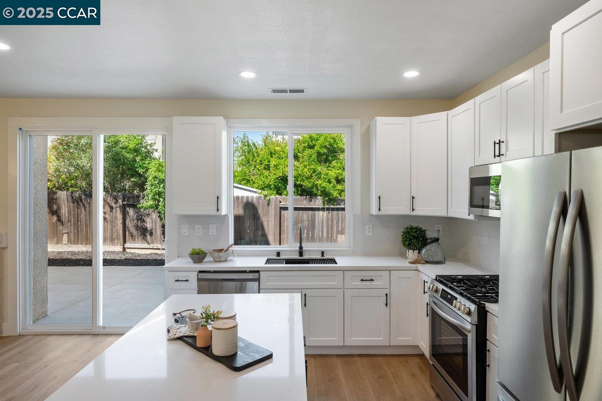 Detail Gallery Image 22 of 46 For 4107 Wheat Ct, Tracy,  CA 95377 - 5 Beds | 3 Baths