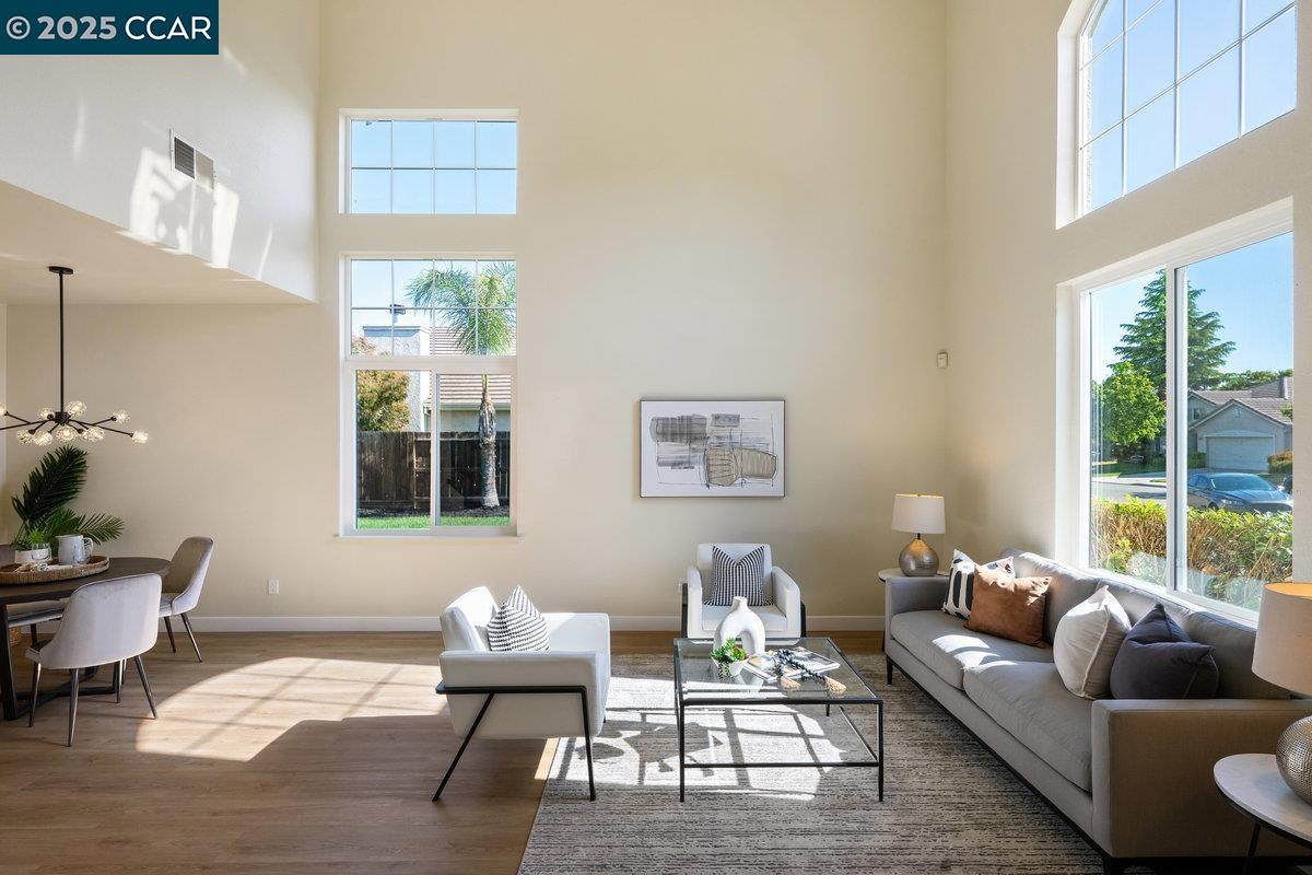 Detail Gallery Image 4 of 46 For 4107 Wheat Ct, Tracy,  CA 95377 - 5 Beds | 3 Baths