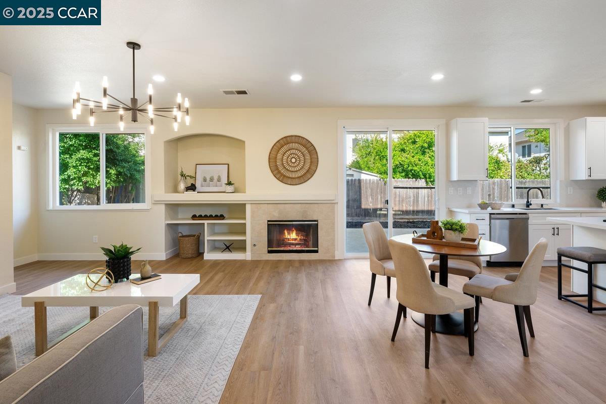 Detail Gallery Image 8 of 46 For 4107 Wheat Ct, Tracy,  CA 95377 - 5 Beds | 3 Baths