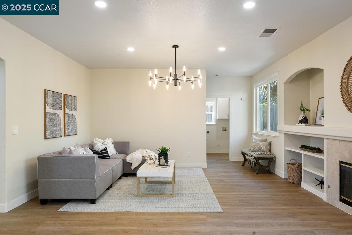 Detail Gallery Image 9 of 46 For 4107 Wheat Ct, Tracy,  CA 95377 - 5 Beds | 3 Baths