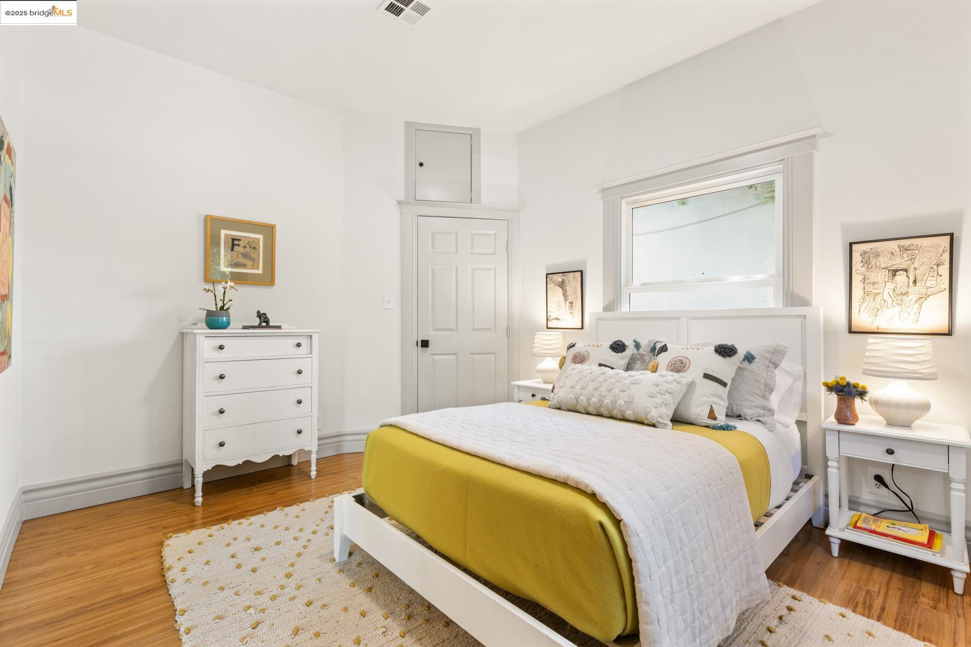 Detail Gallery Image 12 of 59 For 1011 Bancroft Way, Berkeley,  CA 94710 - 3 Beds | 2 Baths