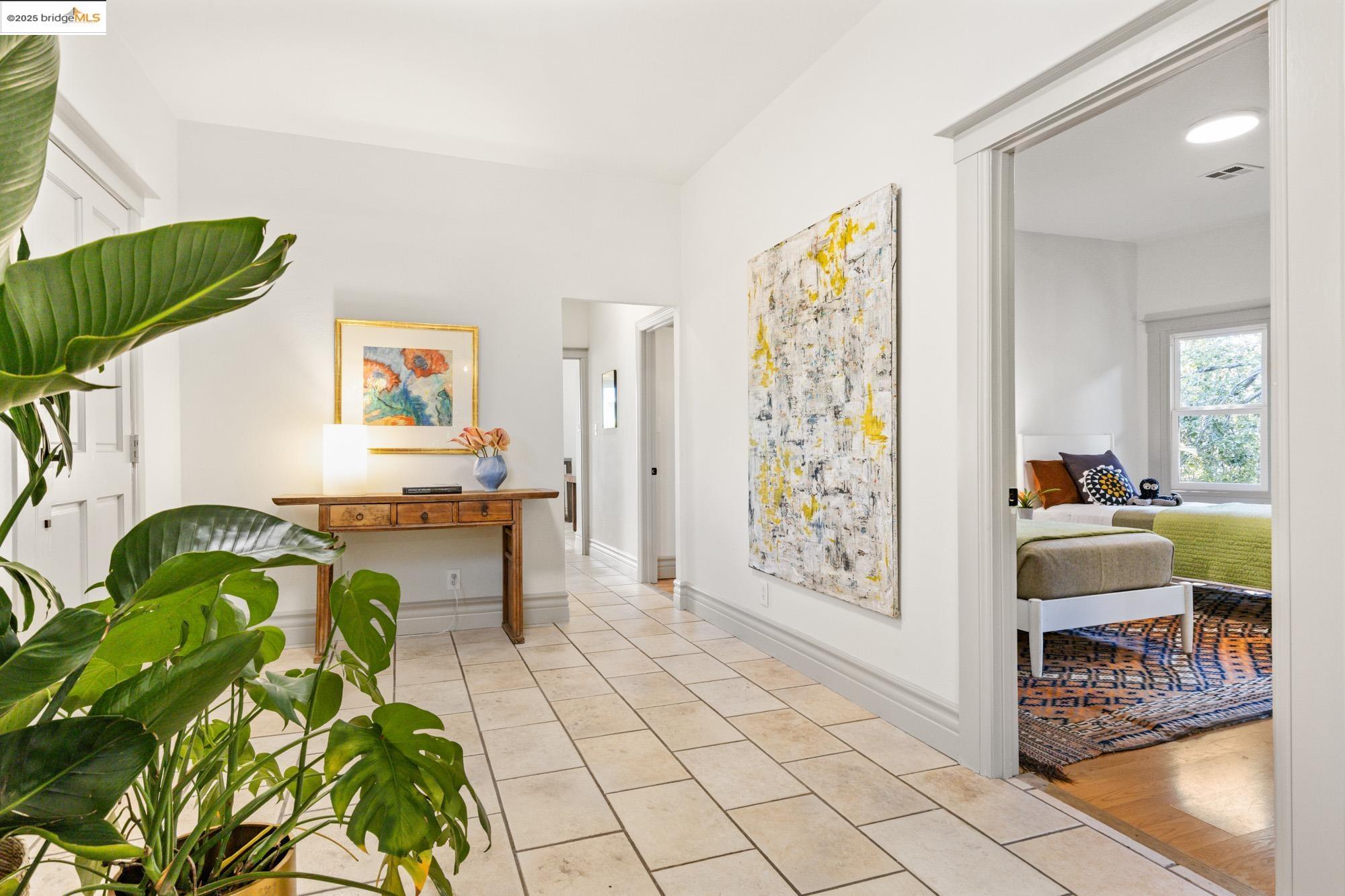 Detail Gallery Image 13 of 59 For 1011 Bancroft Way, Berkeley,  CA 94710 - 3 Beds | 2 Baths