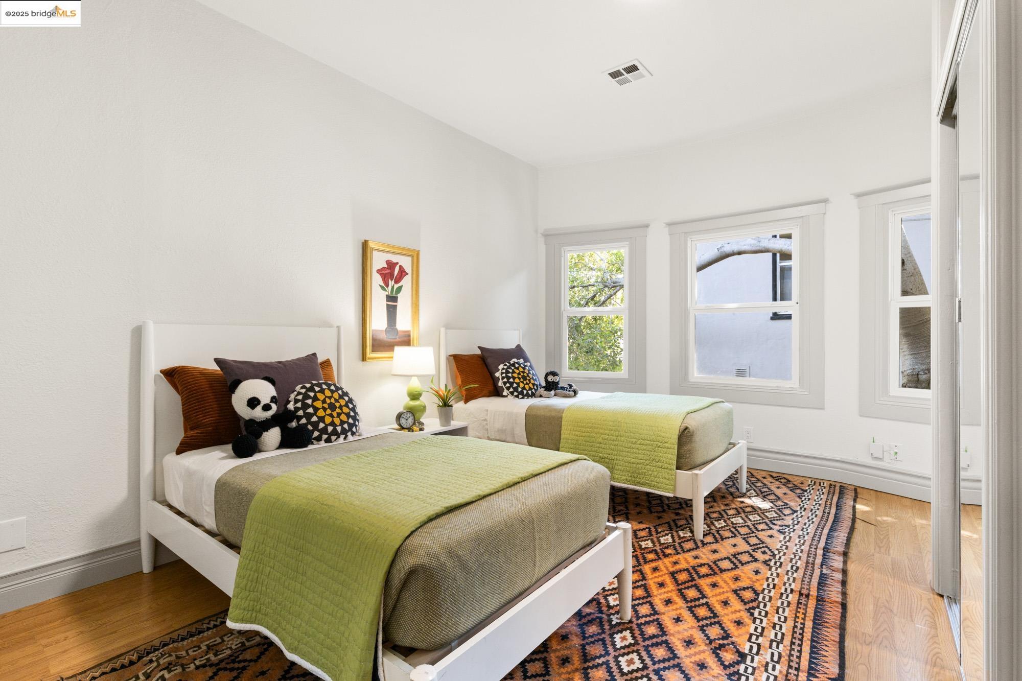 Detail Gallery Image 14 of 59 For 1011 Bancroft Way, Berkeley,  CA 94710 - 3 Beds | 2 Baths