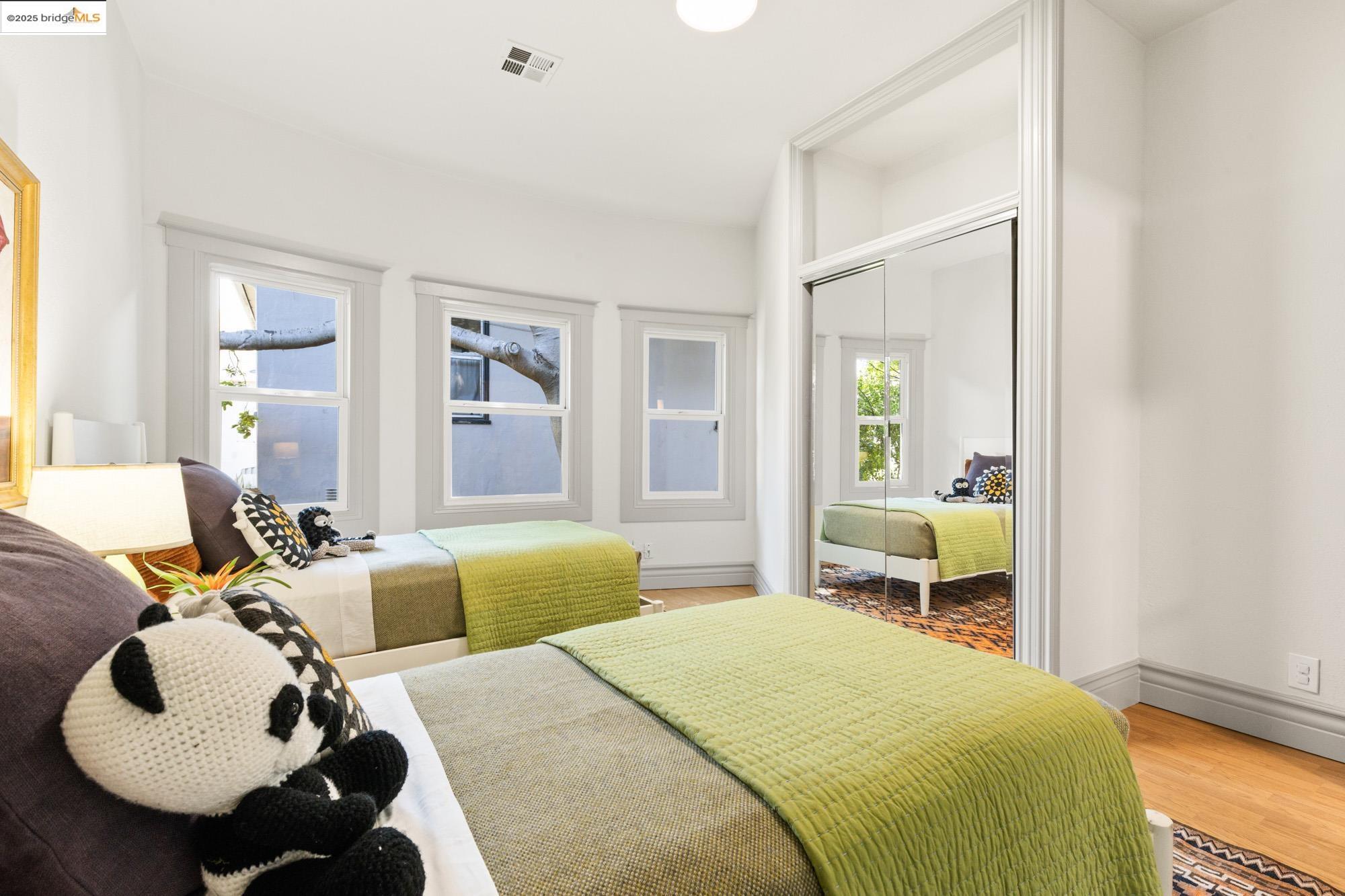 Detail Gallery Image 15 of 59 For 1011 Bancroft Way, Berkeley,  CA 94710 - 3 Beds | 2 Baths