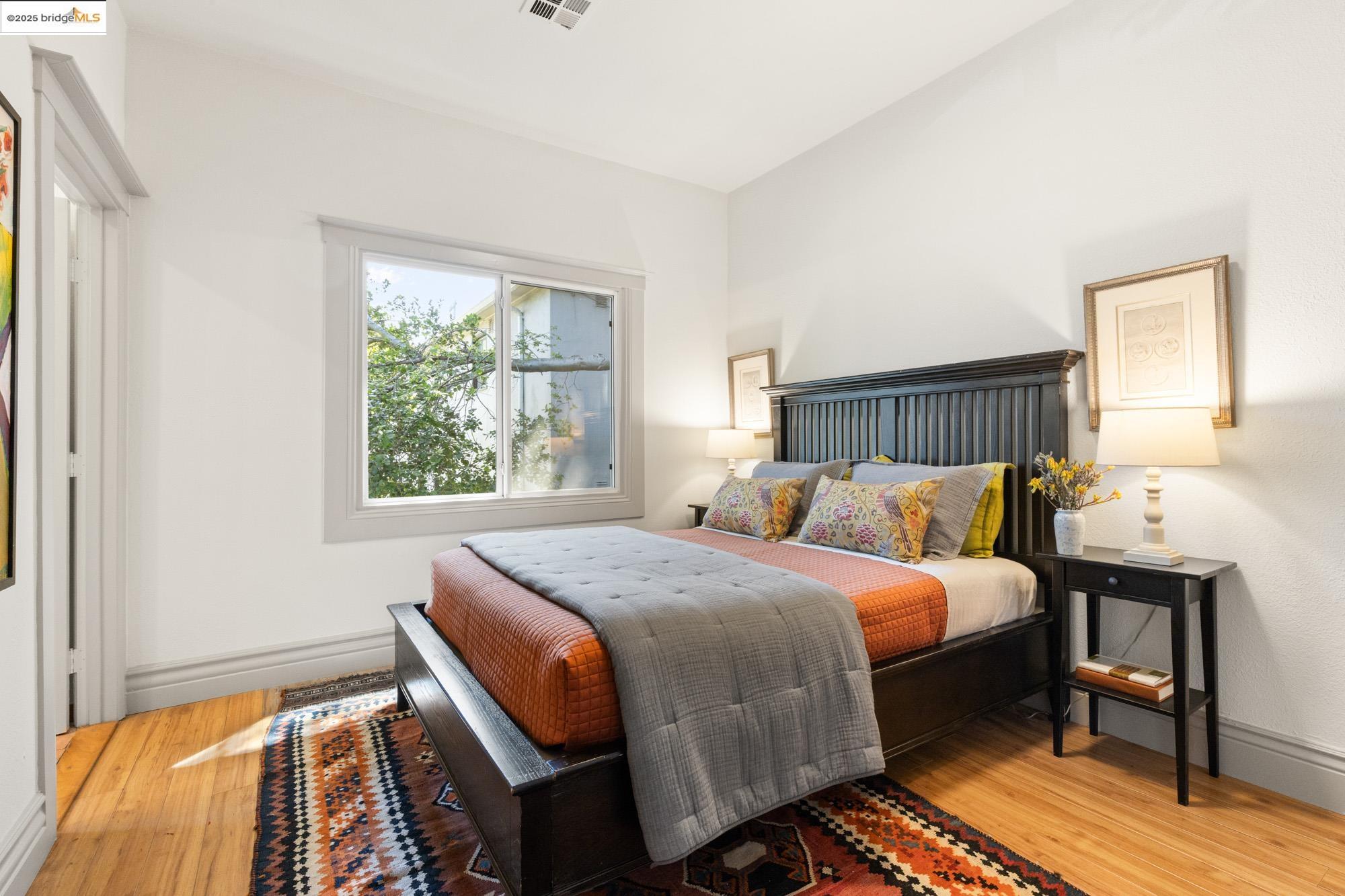 Detail Gallery Image 16 of 59 For 1011 Bancroft Way, Berkeley,  CA 94710 - 3 Beds | 2 Baths