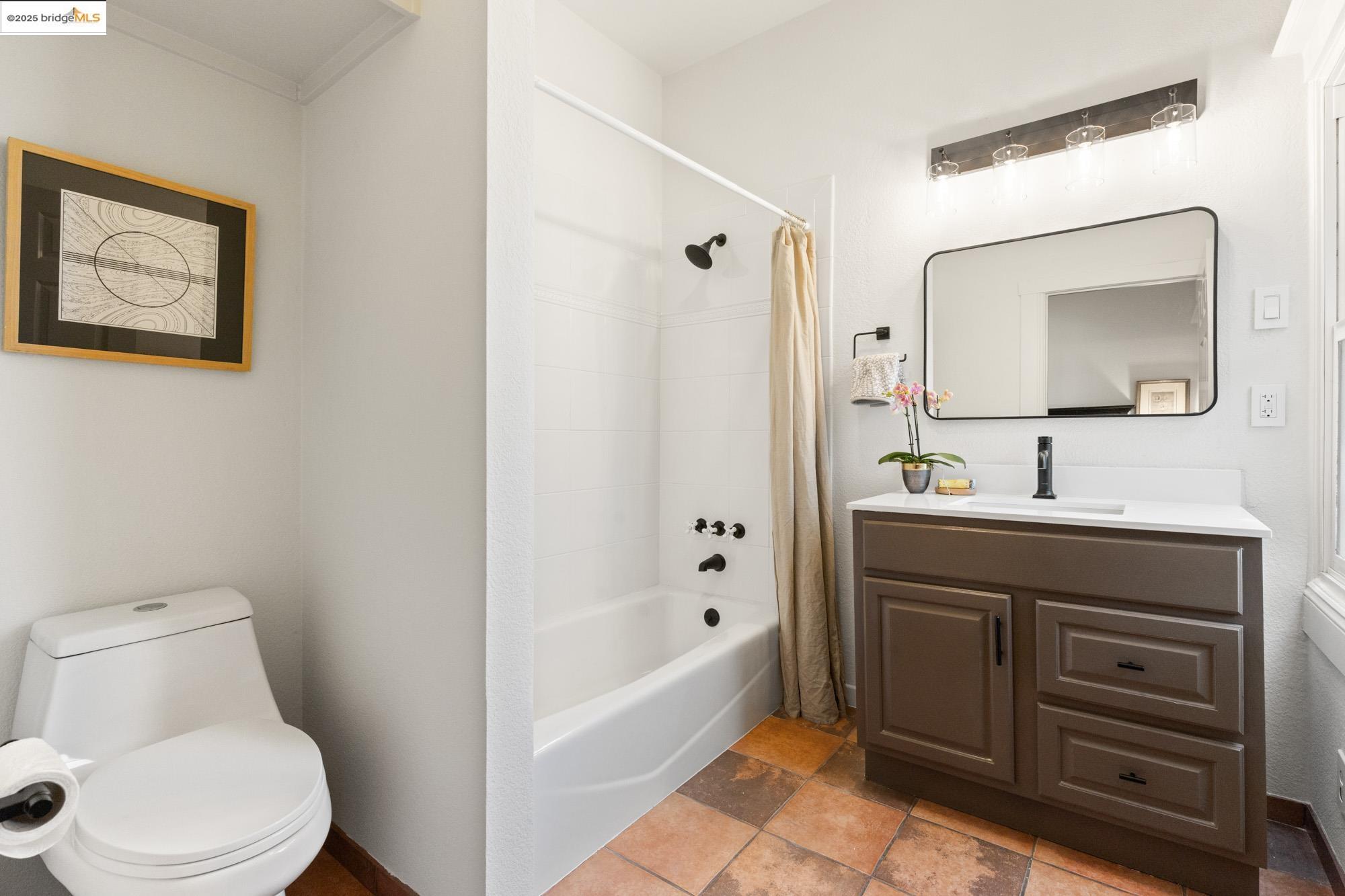 Detail Gallery Image 18 of 59 For 1011 Bancroft Way, Berkeley,  CA 94710 - 3 Beds | 2 Baths