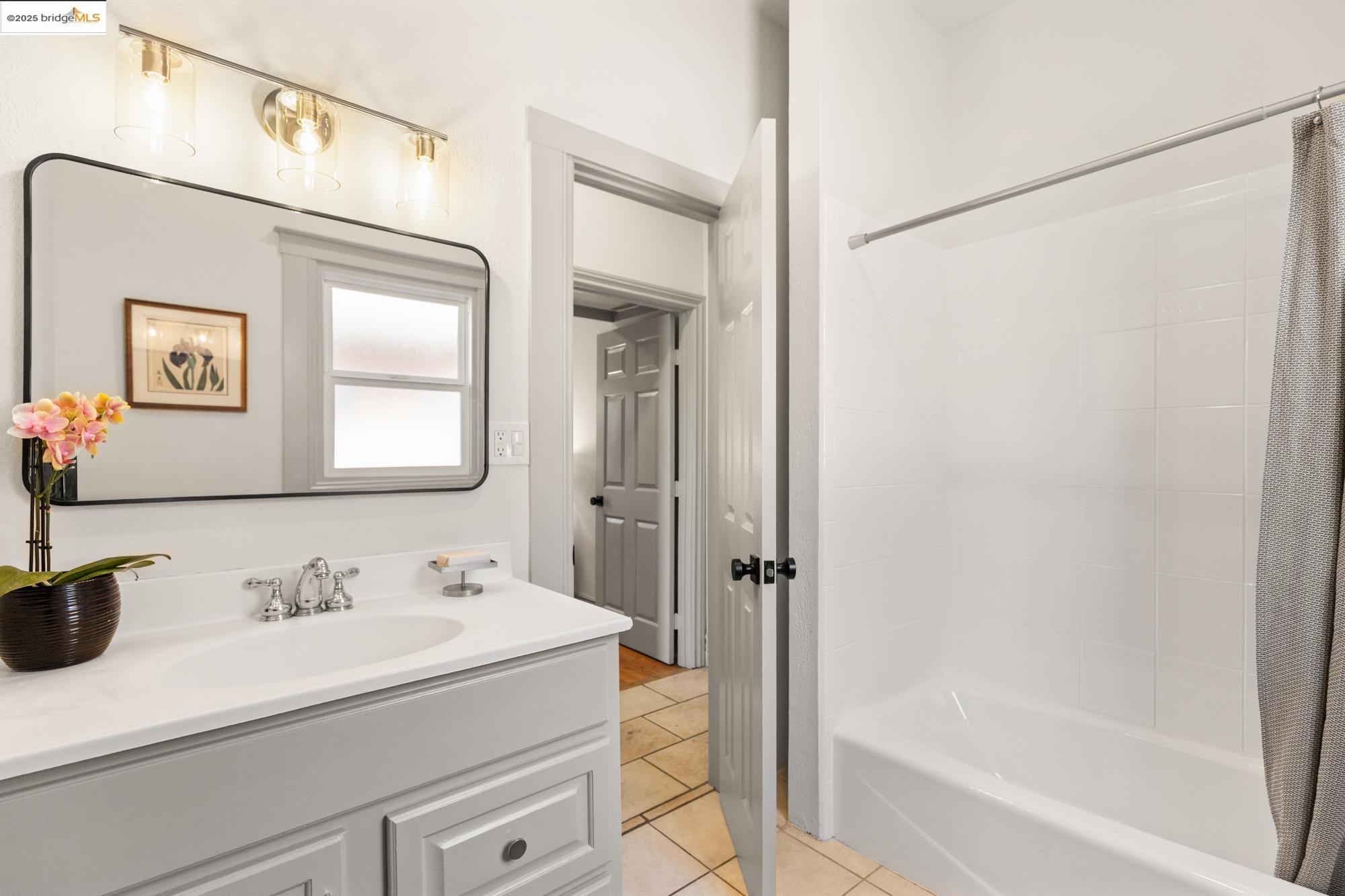 Detail Gallery Image 20 of 59 For 1011 Bancroft Way, Berkeley,  CA 94710 - 3 Beds | 2 Baths