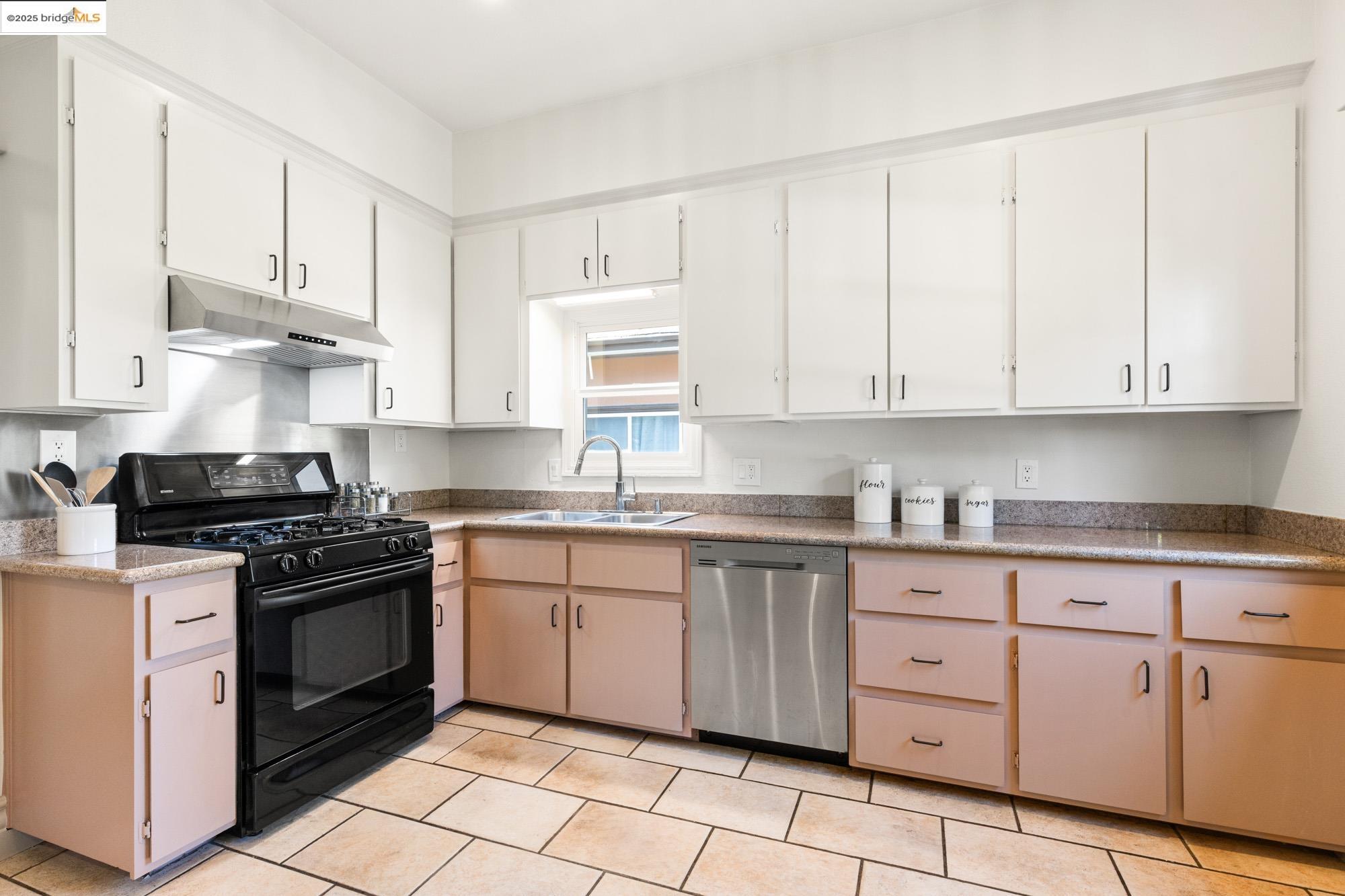 Detail Gallery Image 26 of 59 For 1011 Bancroft Way, Berkeley,  CA 94710 - 3 Beds | 2 Baths