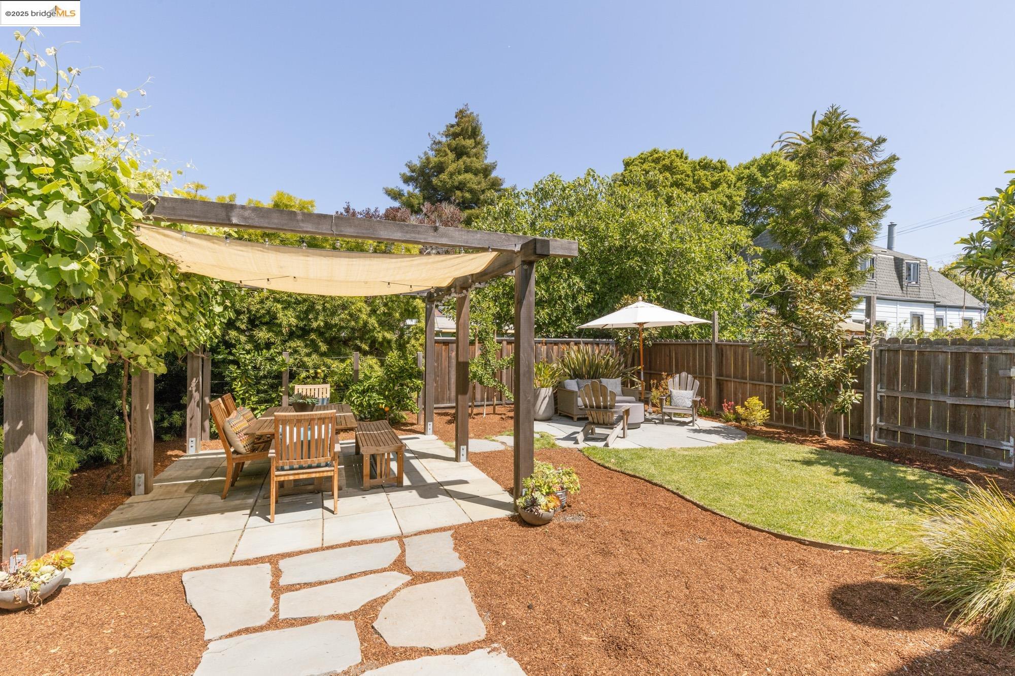 Detail Gallery Image 35 of 59 For 1011 Bancroft Way, Berkeley,  CA 94710 - 3 Beds | 2 Baths