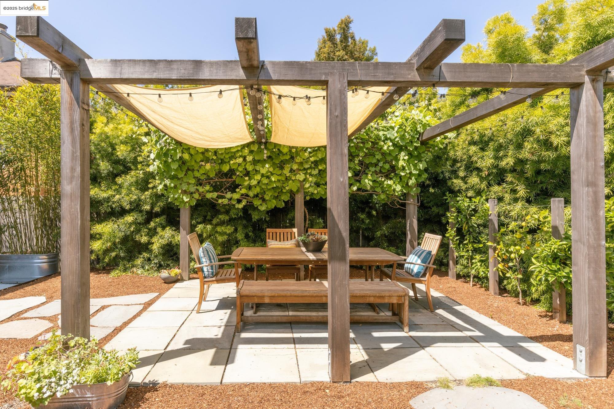 Detail Gallery Image 36 of 59 For 1011 Bancroft Way, Berkeley,  CA 94710 - 3 Beds | 2 Baths