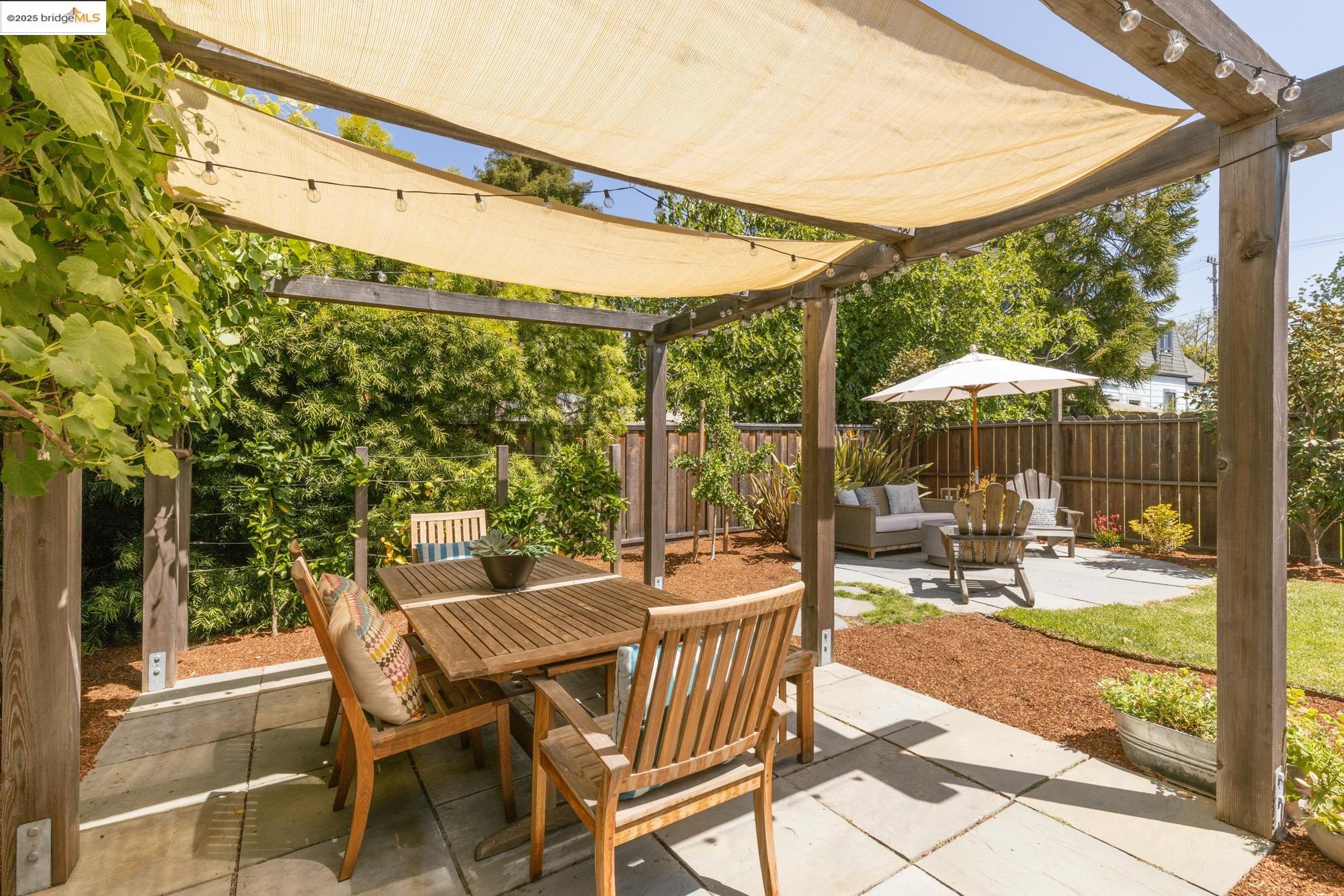 Detail Gallery Image 37 of 59 For 1011 Bancroft Way, Berkeley,  CA 94710 - 3 Beds | 2 Baths