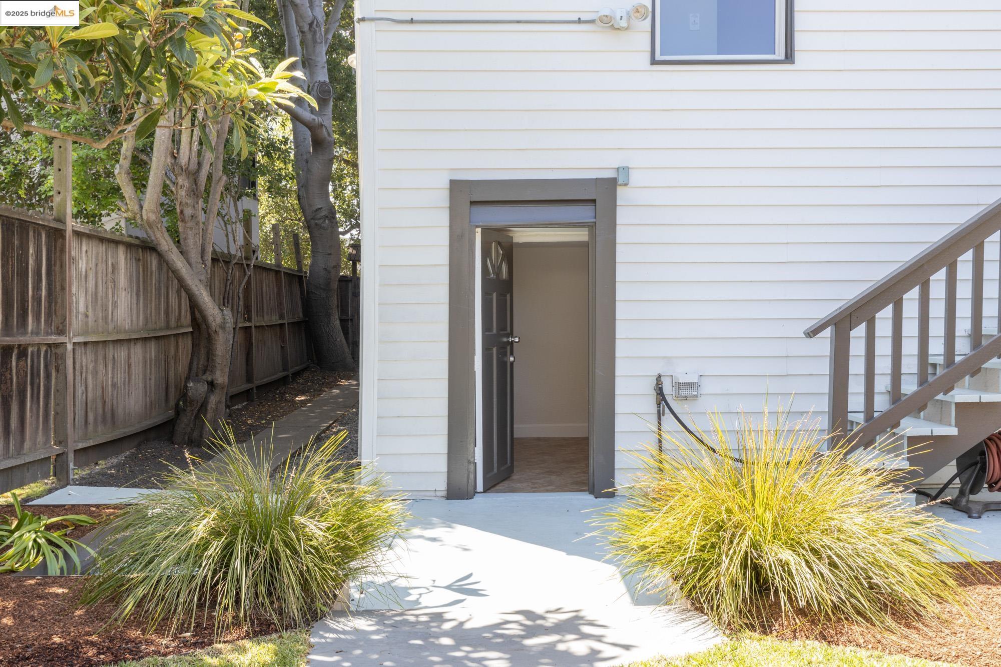 Detail Gallery Image 42 of 59 For 1011 Bancroft Way, Berkeley,  CA 94710 - 3 Beds | 2 Baths