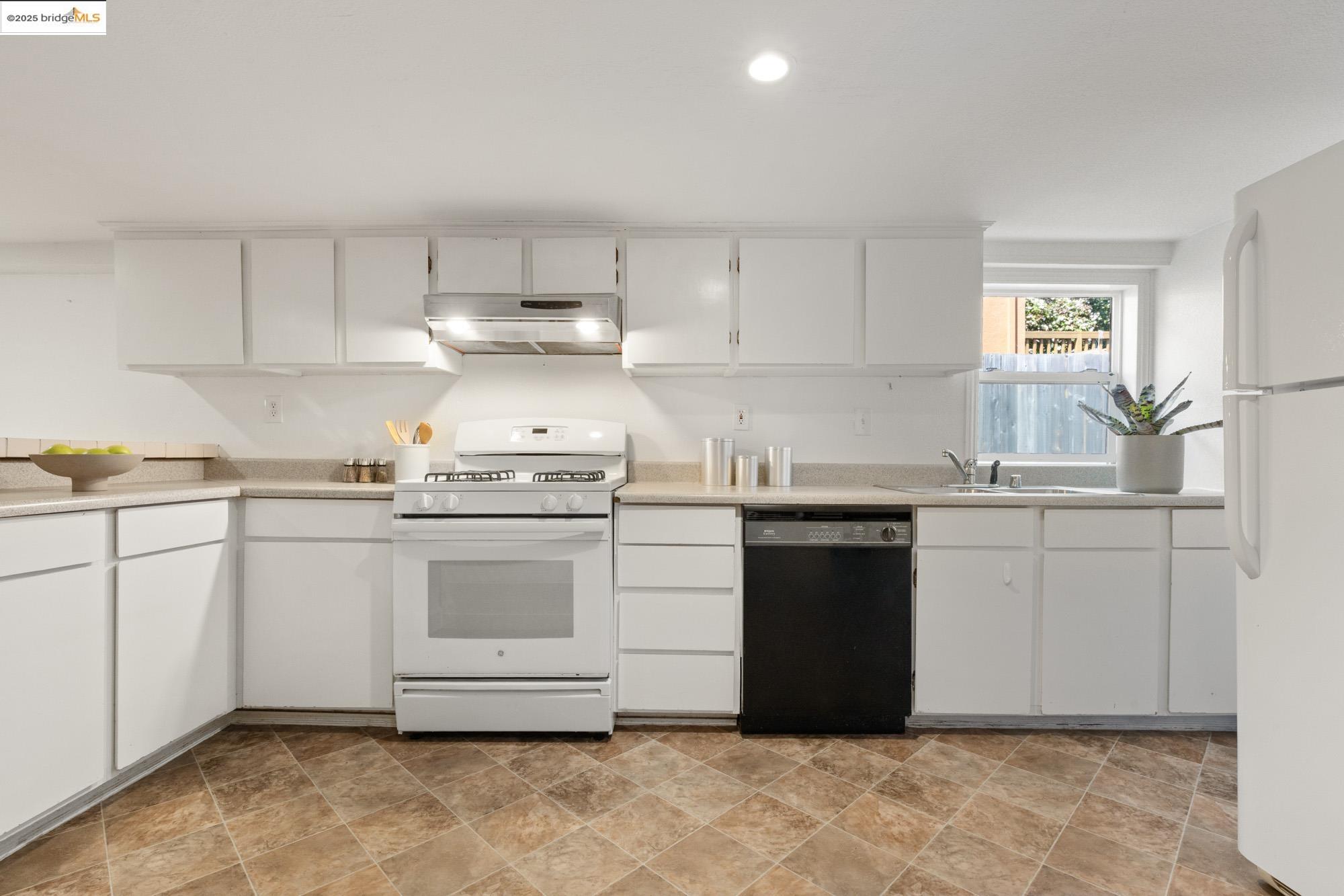 Detail Gallery Image 49 of 59 For 1011 Bancroft Way, Berkeley,  CA 94710 - 3 Beds | 2 Baths