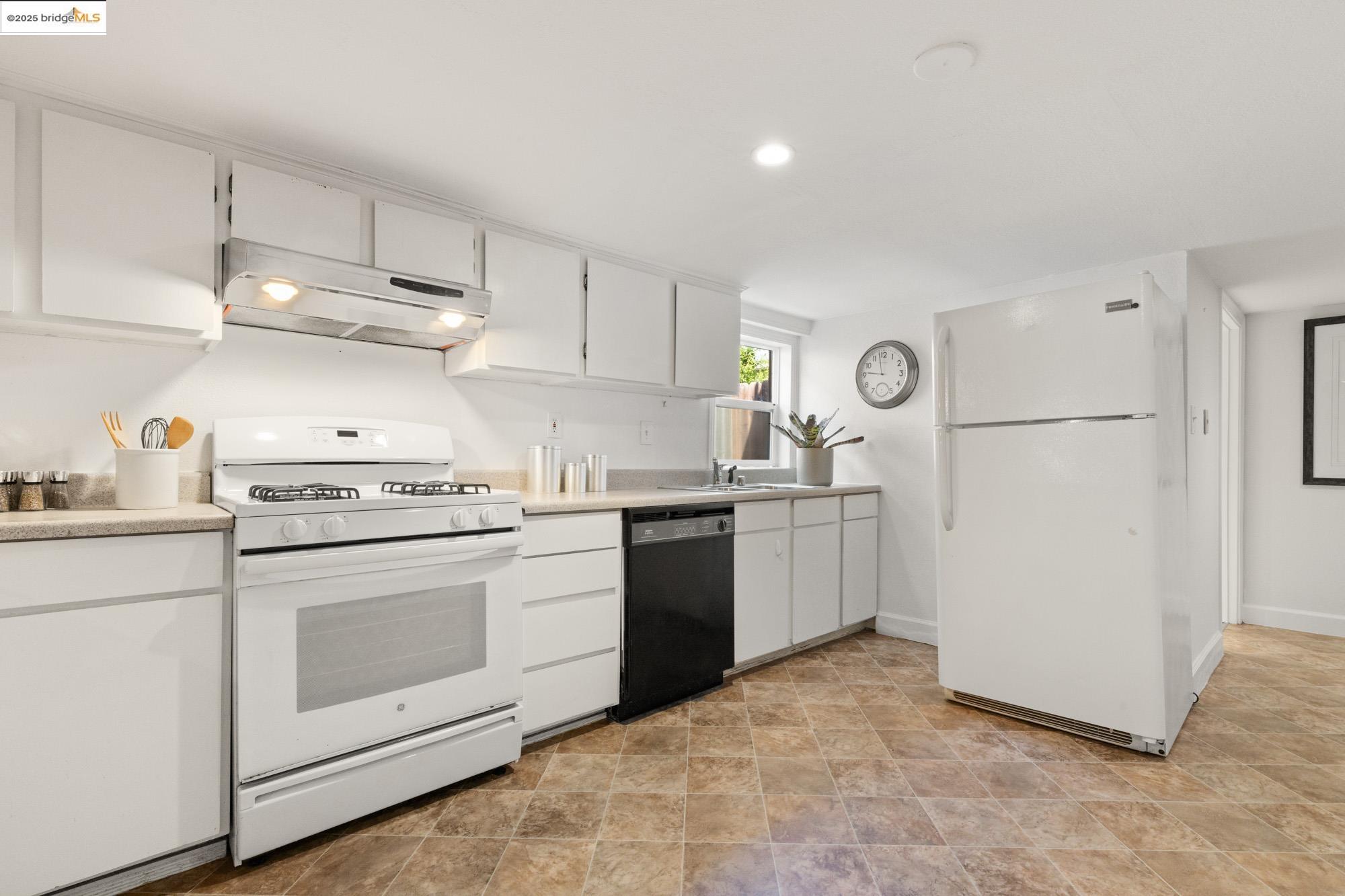 Detail Gallery Image 50 of 59 For 1011 Bancroft Way, Berkeley,  CA 94710 - 3 Beds | 2 Baths
