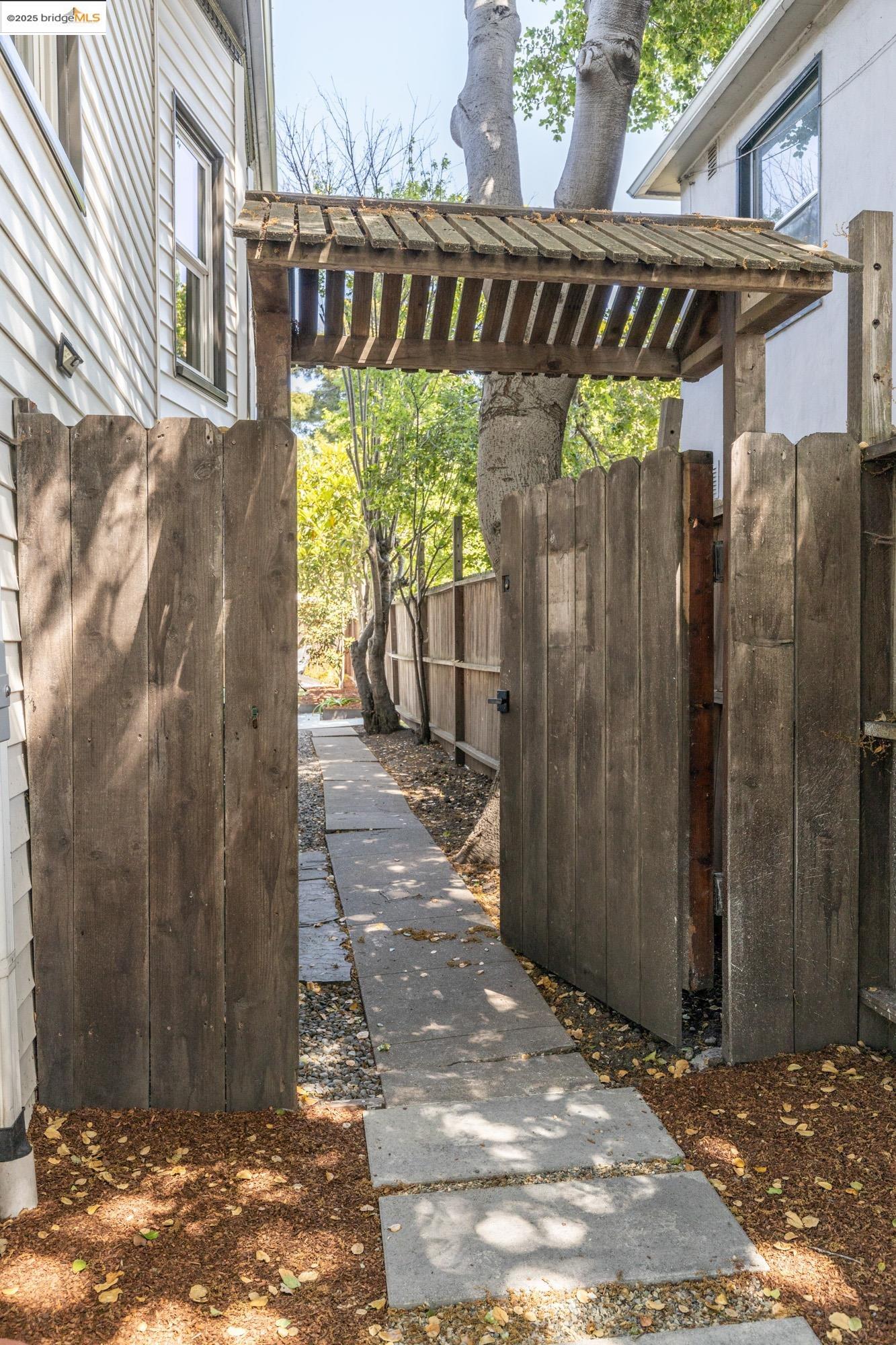 Detail Gallery Image 57 of 59 For 1011 Bancroft Way, Berkeley,  CA 94710 - 3 Beds | 2 Baths