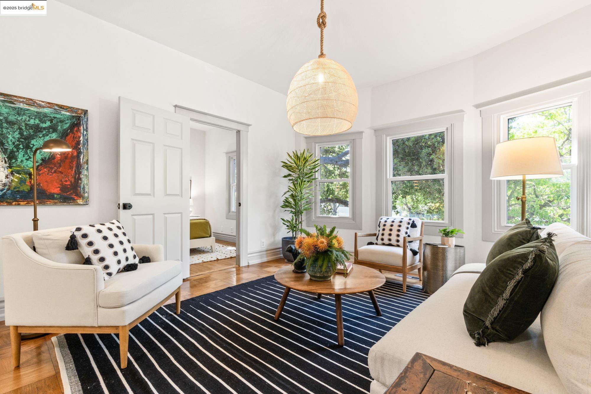 Detail Gallery Image 8 of 59 For 1011 Bancroft Way, Berkeley,  CA 94710 - 3 Beds | 2 Baths