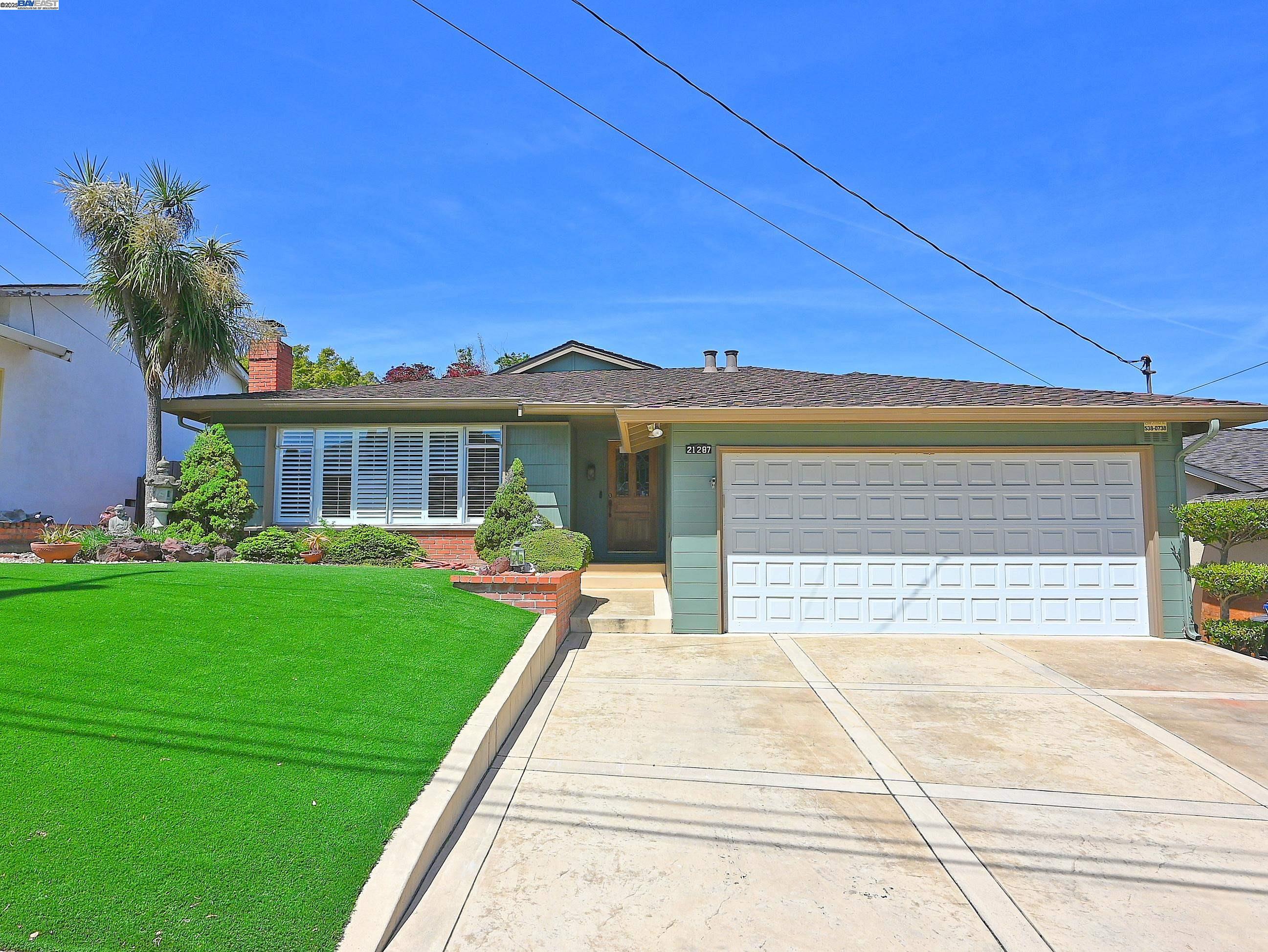 Detail Gallery Image 1 of 26 For 21287 Kahlert, Castro Valley,  CA 94546 - 3 Beds | 2 Baths