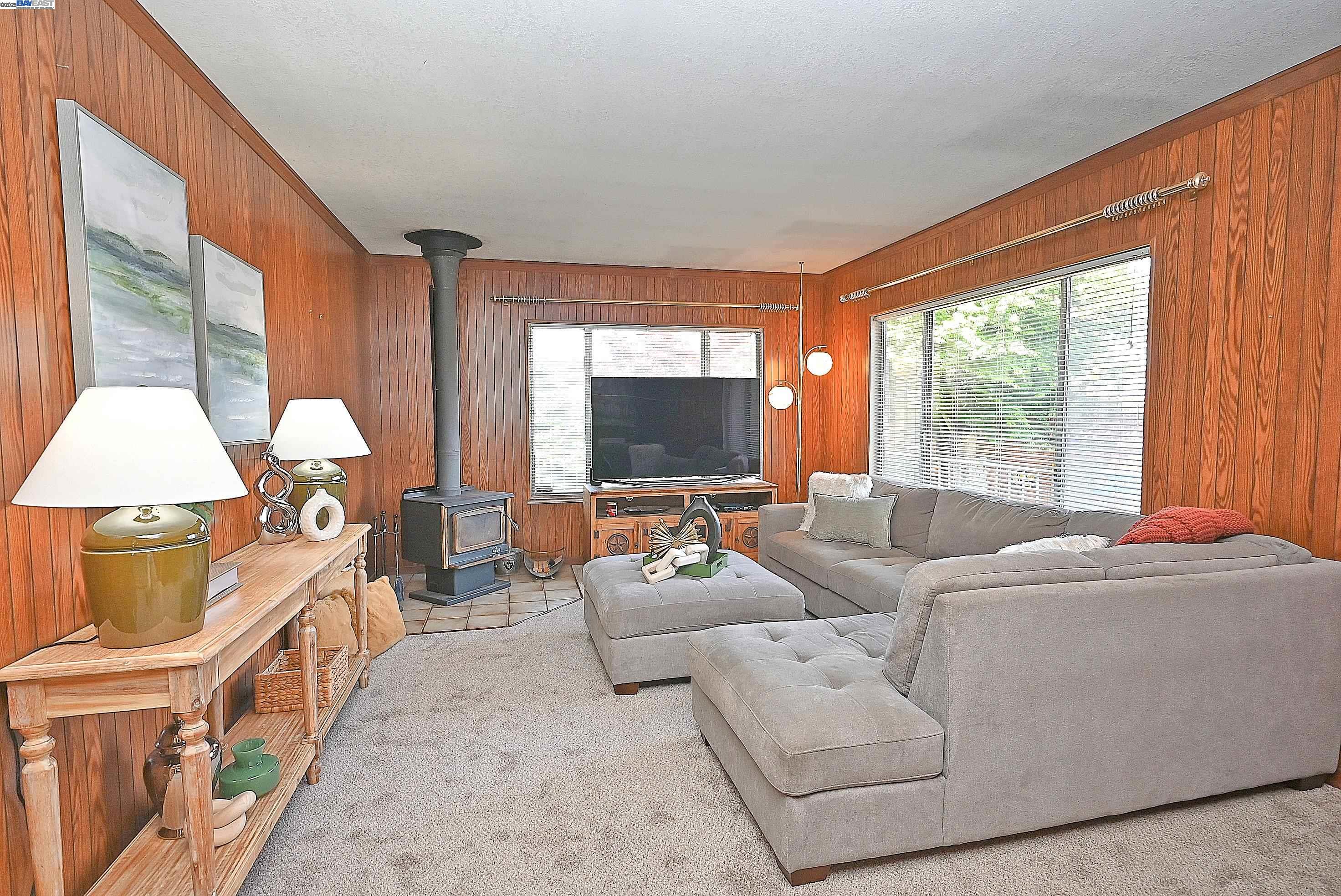 Detail Gallery Image 11 of 26 For 21287 Kahlert, Castro Valley,  CA 94546 - 3 Beds | 2 Baths
