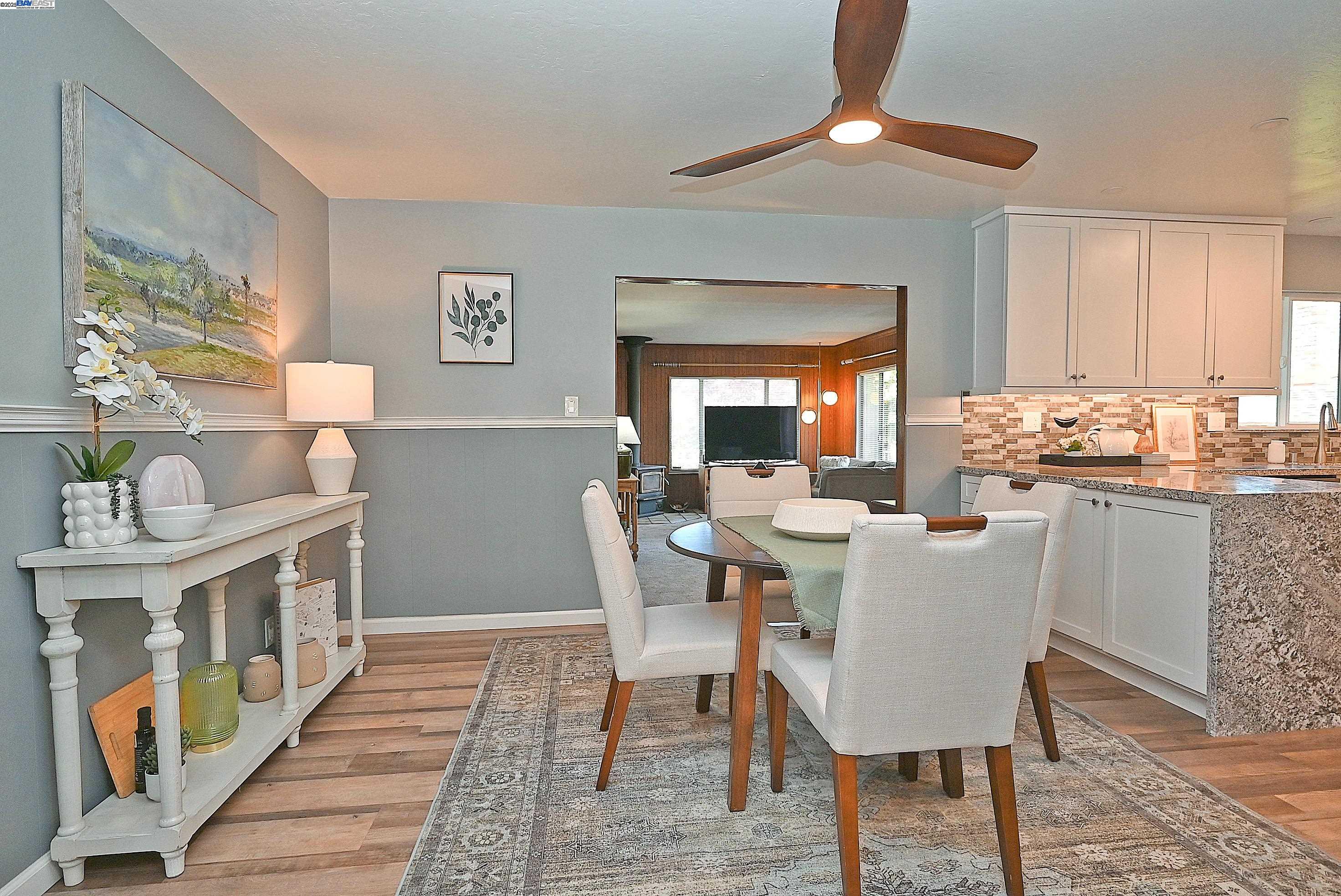 Detail Gallery Image 13 of 26 For 21287 Kahlert, Castro Valley,  CA 94546 - 3 Beds | 2 Baths
