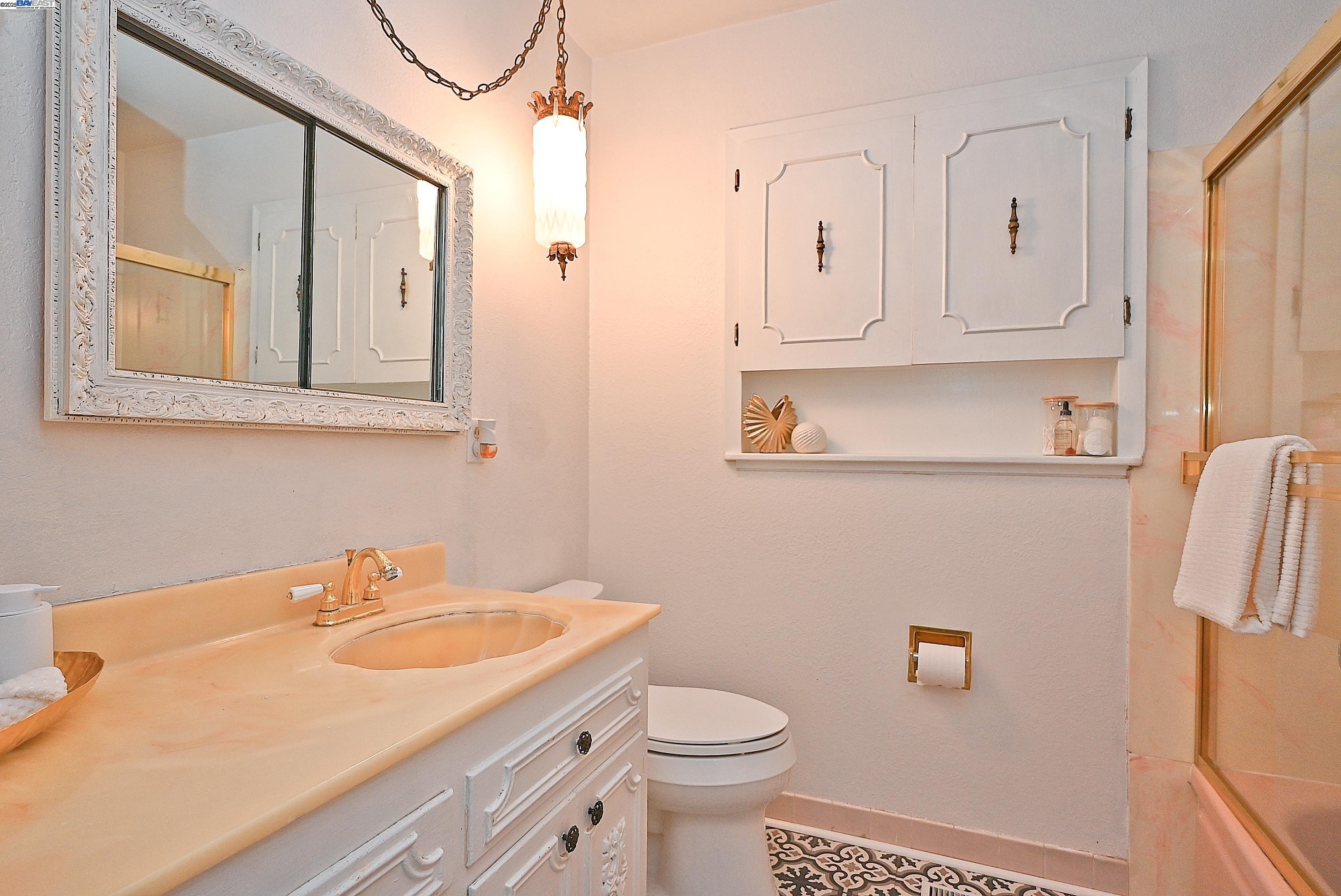 Detail Gallery Image 21 of 26 For 21287 Kahlert, Castro Valley,  CA 94546 - 3 Beds | 2 Baths