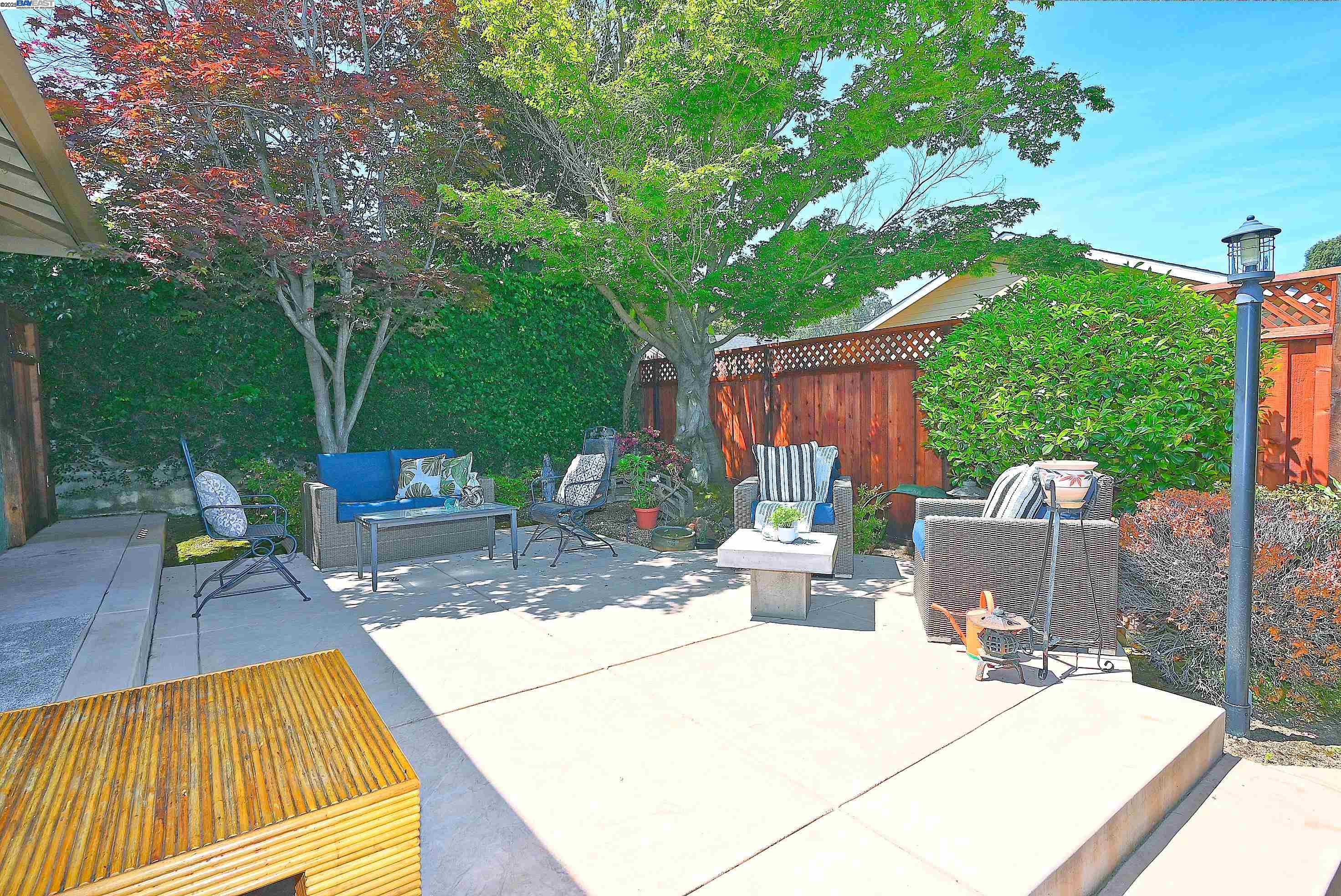 Detail Gallery Image 6 of 26 For 21287 Kahlert, Castro Valley,  CA 94546 - 3 Beds | 2 Baths