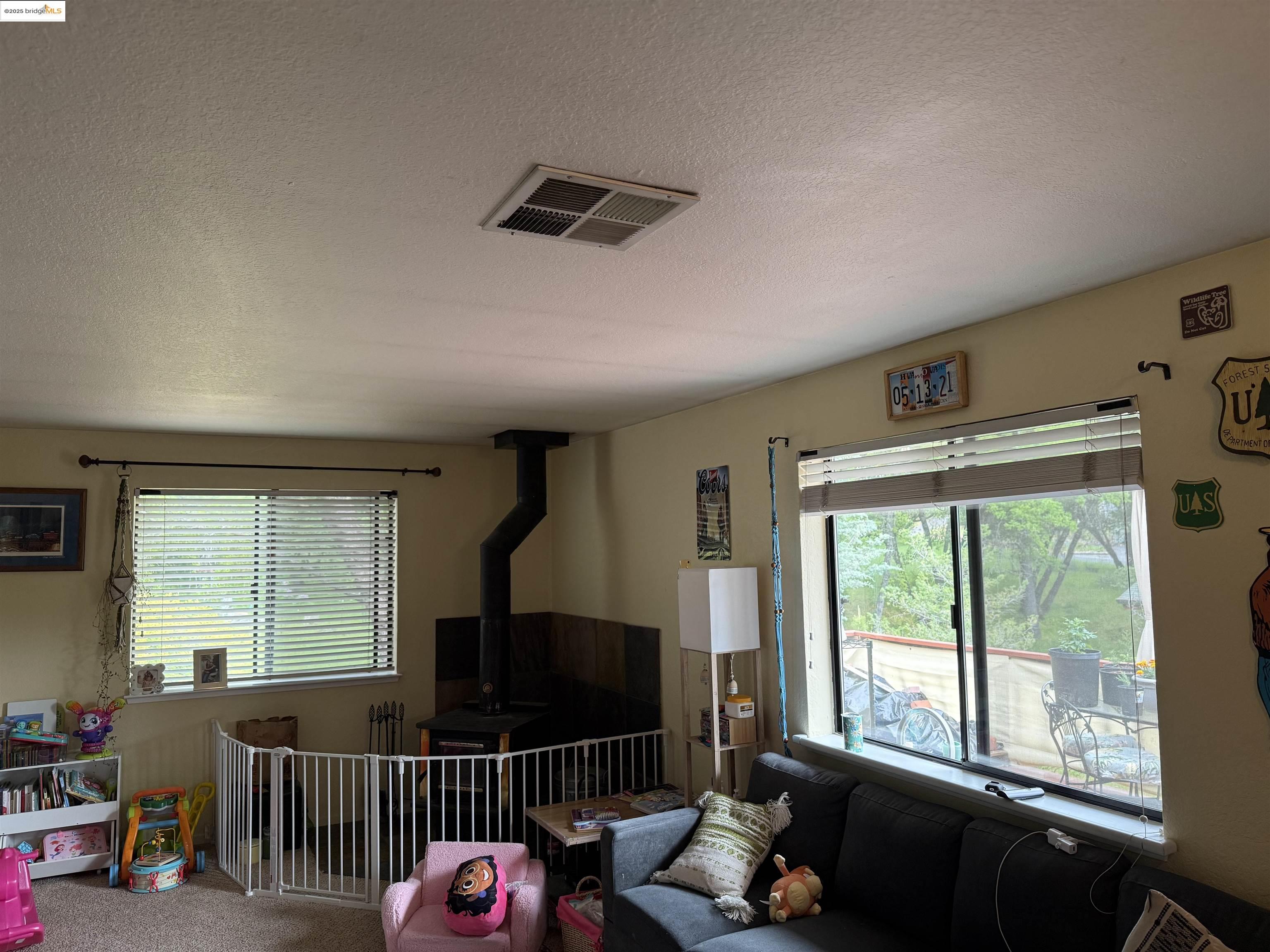 Detail Gallery Image 18 of 28 For 20767 Ferretti, Groveland,  CA 95321 - 2 Beds | 1 Baths