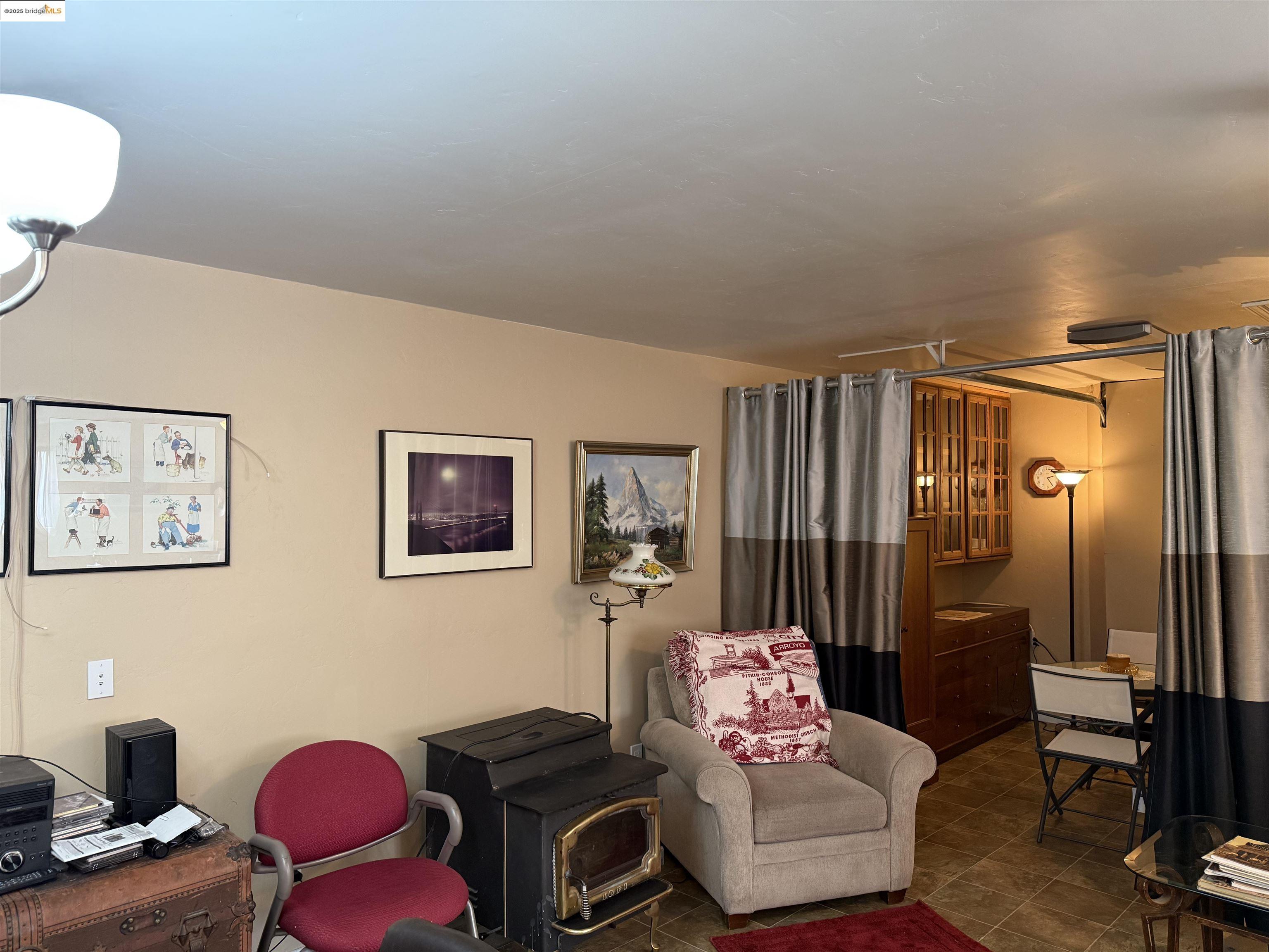 Detail Gallery Image 6 of 28 For 20767 Ferretti, Groveland,  CA 95321 - 2 Beds | 1 Baths