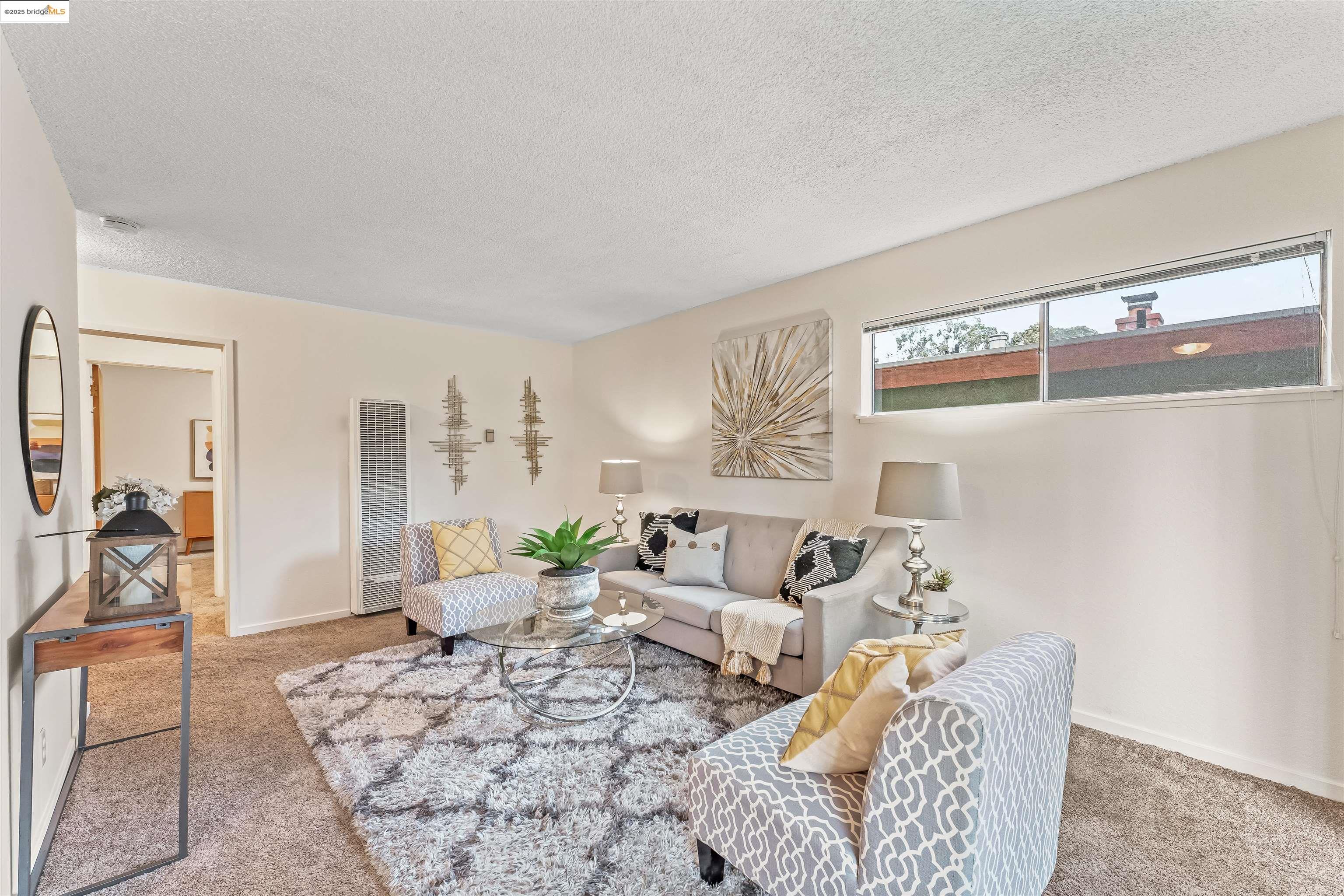 Detail Gallery Image 4 of 14 For 389 Somerset Rd, Piedmont,  CA 94611 - – Beds | – Baths