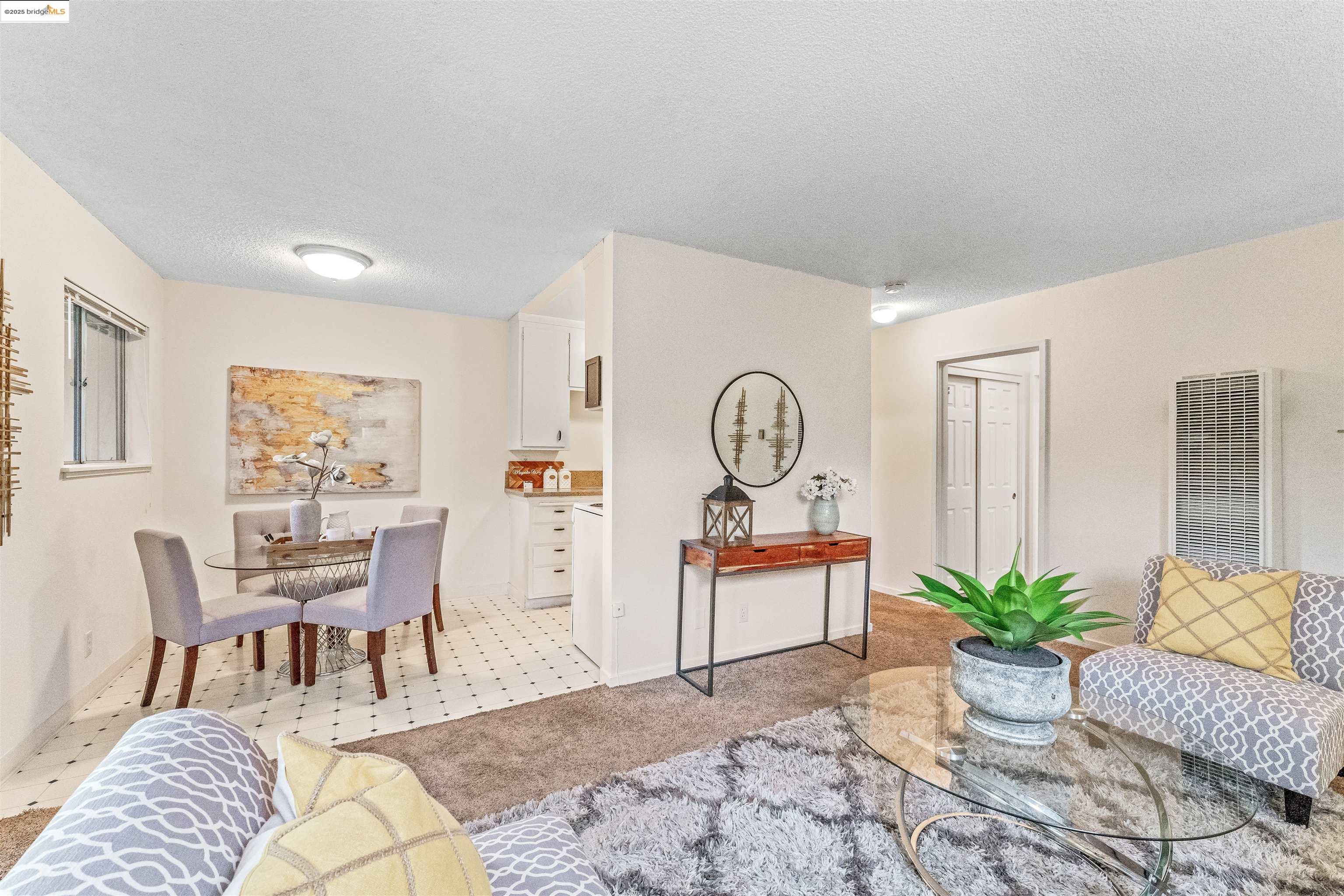 Detail Gallery Image 6 of 14 For 389 Somerset Rd, Piedmont,  CA 94611 - – Beds | – Baths