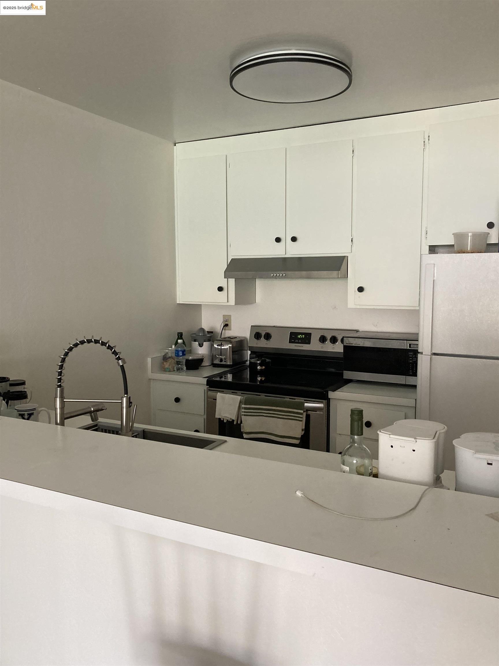 288 Whitmore St., Oakland, California 94611, 1 Bedroom Bedrooms, 4 Rooms Rooms,1 BathroomBathrooms,Residential Lease,For Rent,288 Whitmore St.,41096122