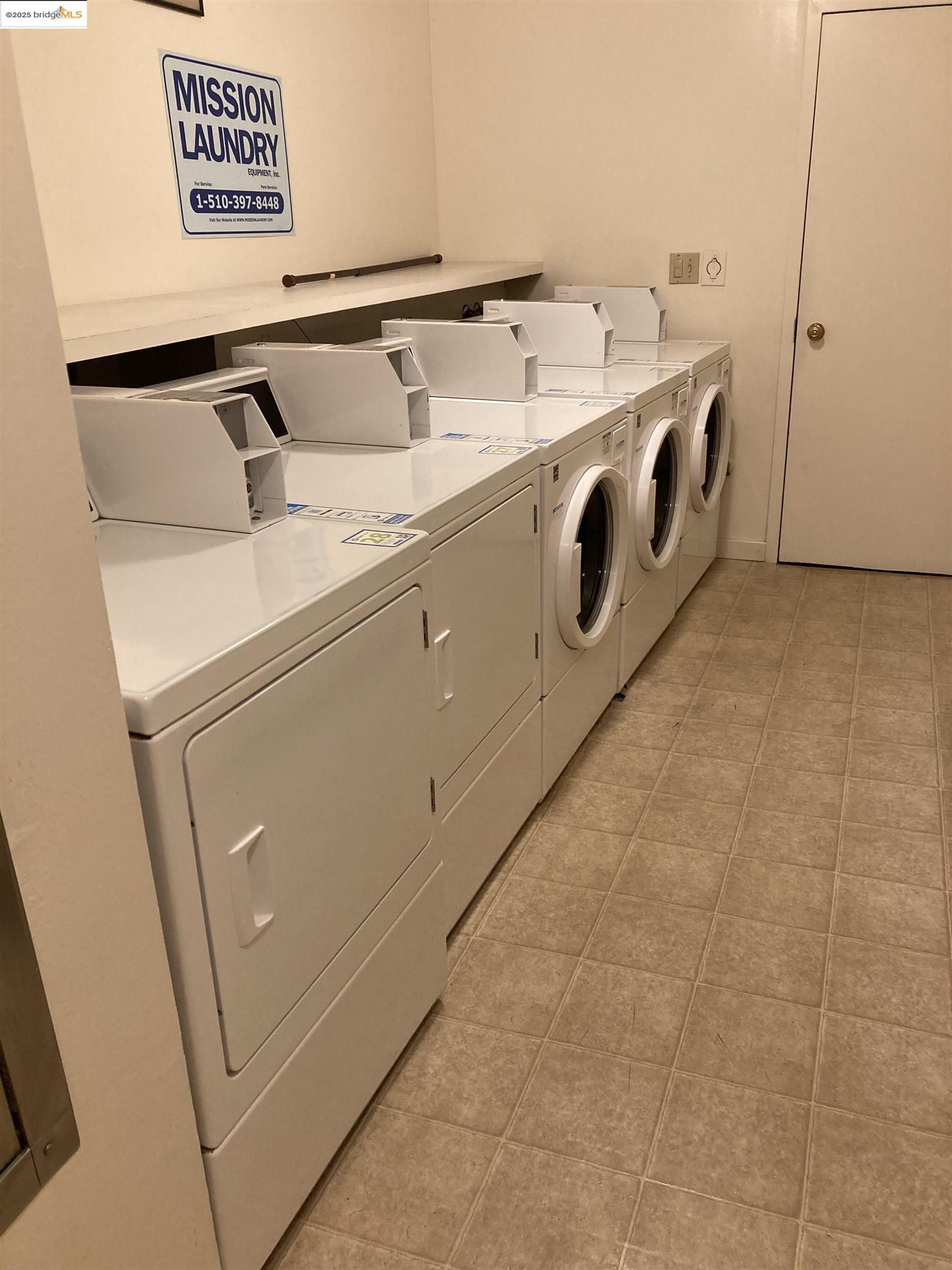 288 Whitmore St., Oakland, California 94611, 1 Bedroom Bedrooms, 4 Rooms Rooms,1 BathroomBathrooms,Residential Lease,For Rent,288 Whitmore St.,41096122