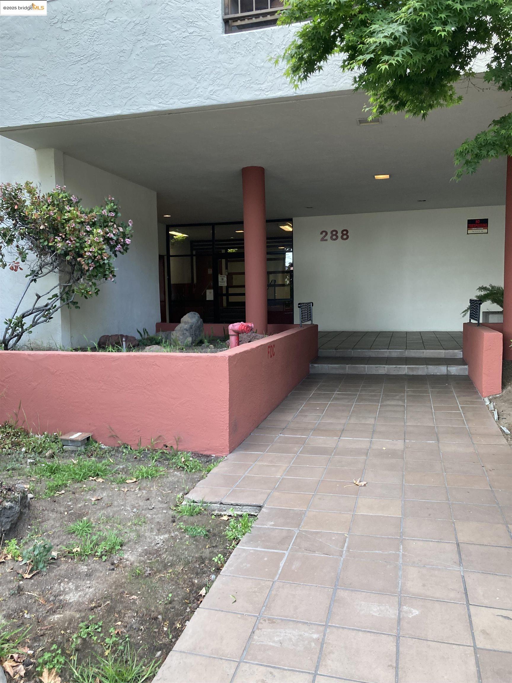 288 Whitmore St., Oakland, California 94611, 1 Bedroom Bedrooms, 4 Rooms Rooms,1 BathroomBathrooms,Residential Lease,For Rent,288 Whitmore St.,41096122