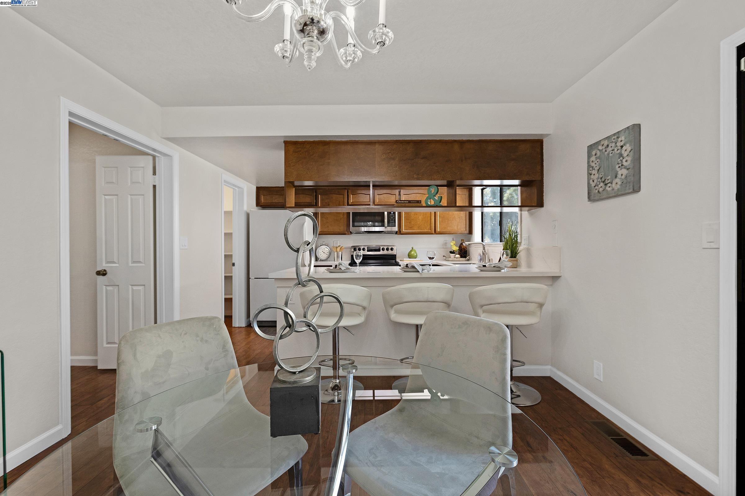Photo #9: 41096125 Listing: Photo #9