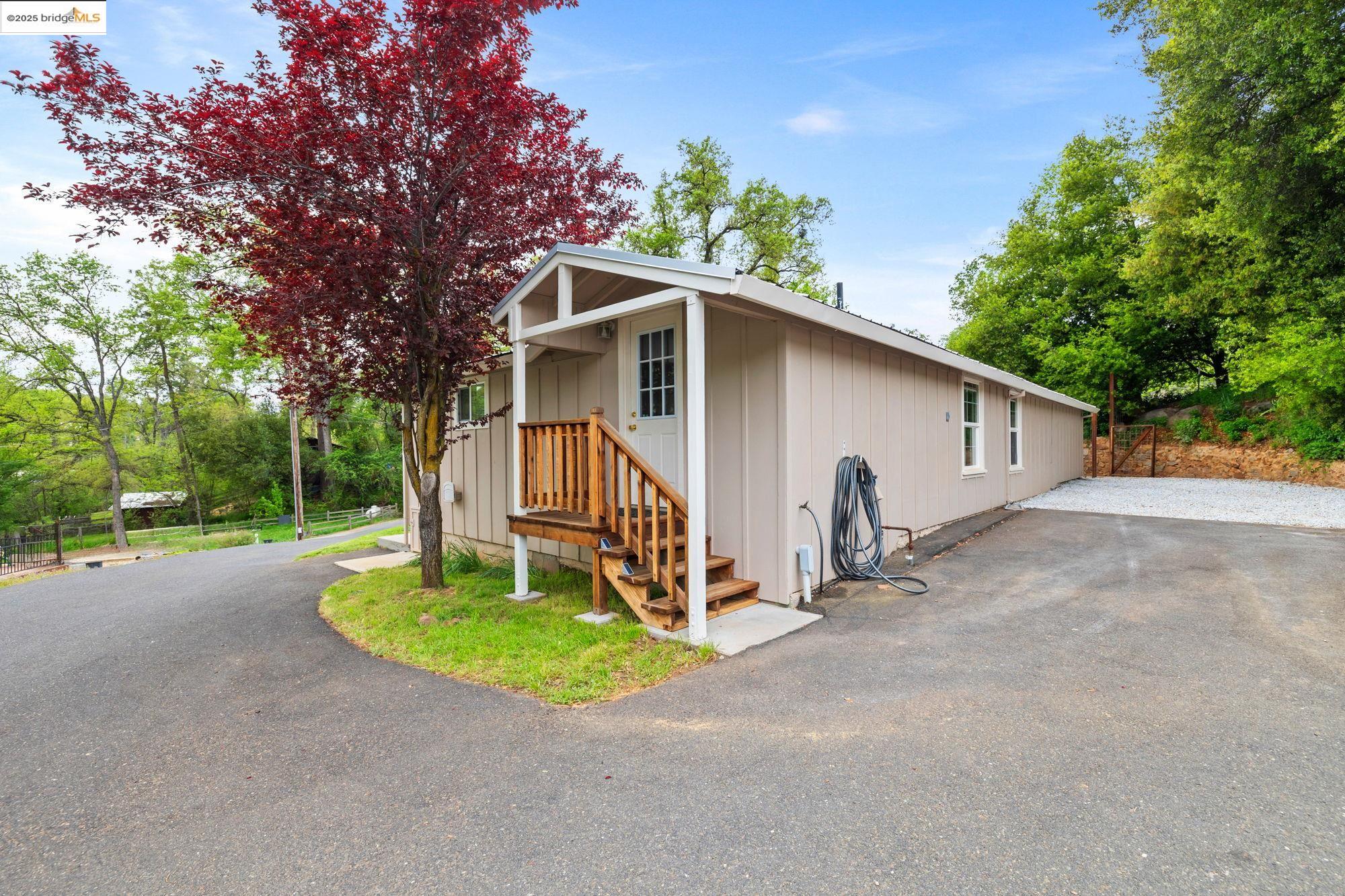 Detail Gallery Image 3 of 39 For 17250 Burford Ln, Soulsbyville,  CA 95372 - 3 Beds | 1 Baths
