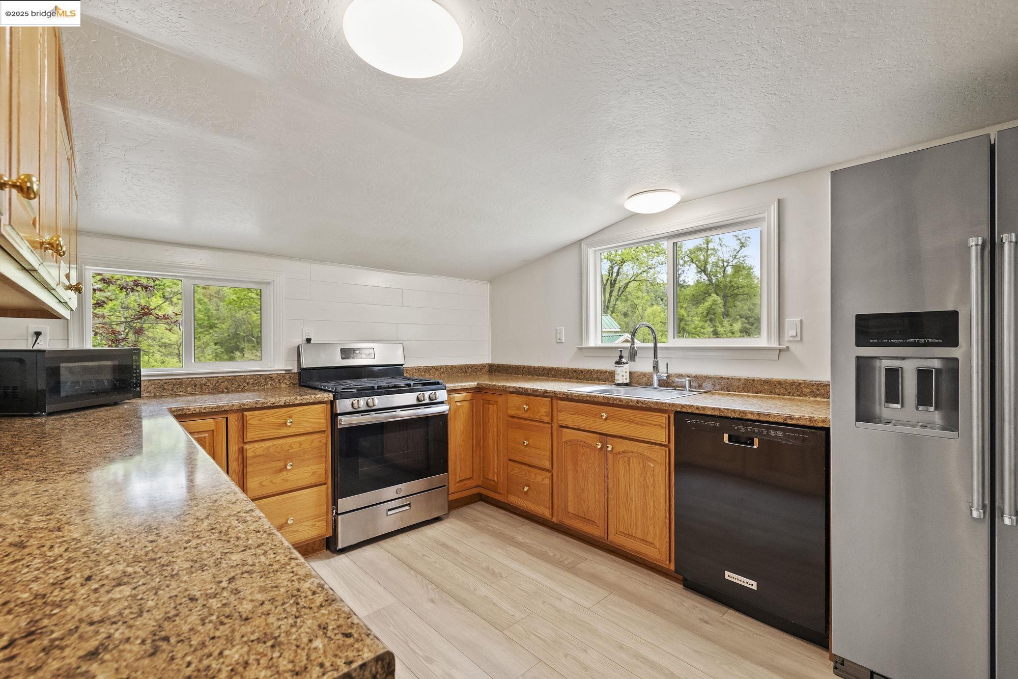 Detail Gallery Image 9 of 39 For 17250 Burford Ln, Soulsbyville,  CA 95372 - 3 Beds | 1 Baths