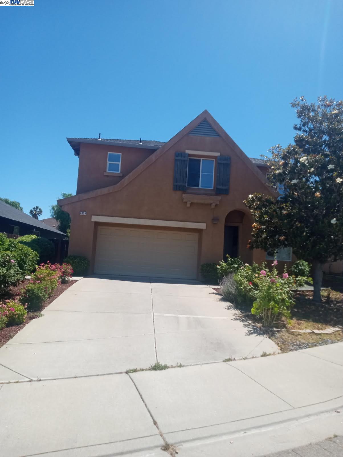 Detail Gallery Image 1 of 41 For 4035 Mount Day Ct, Antioch,  CA 94531 - 4 Beds | 2/1 Baths